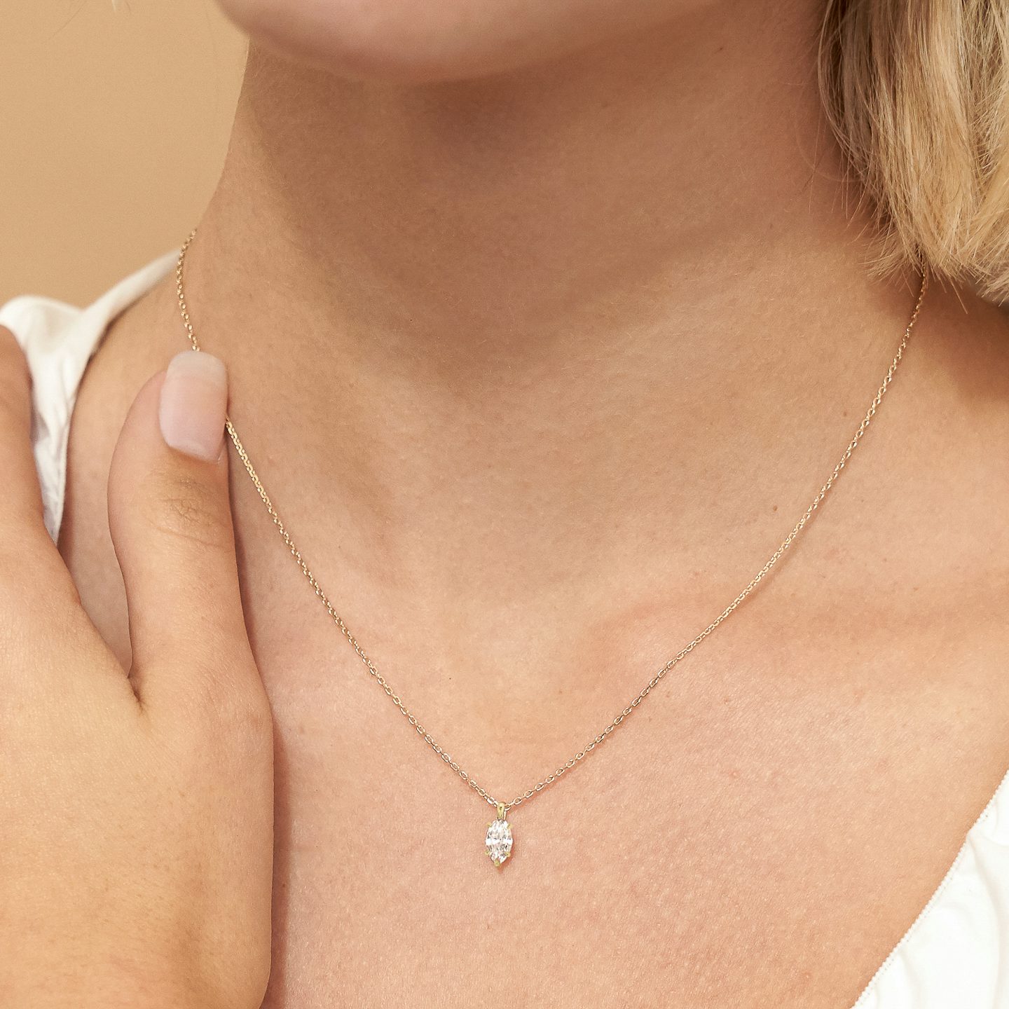 VRAI Solitaire Pendant | Marquise | 14k | White Gold | caratWeight: 0.50ct