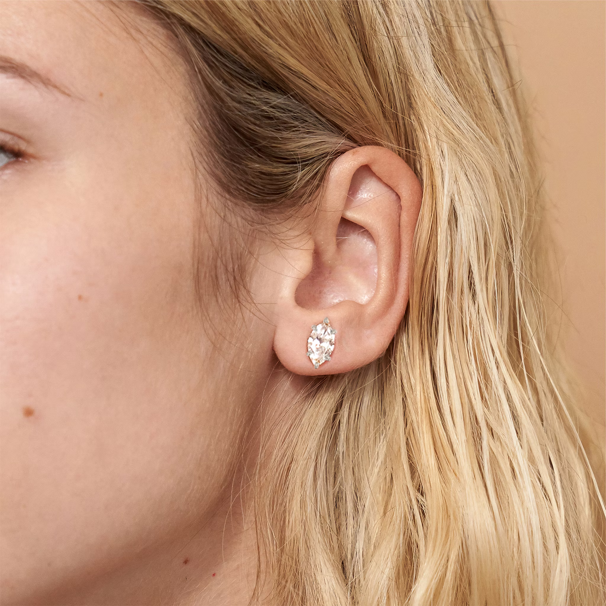 VRAI Solitaire Stud | Marquise | 14k | White Gold | caratWeight: 1.0ct