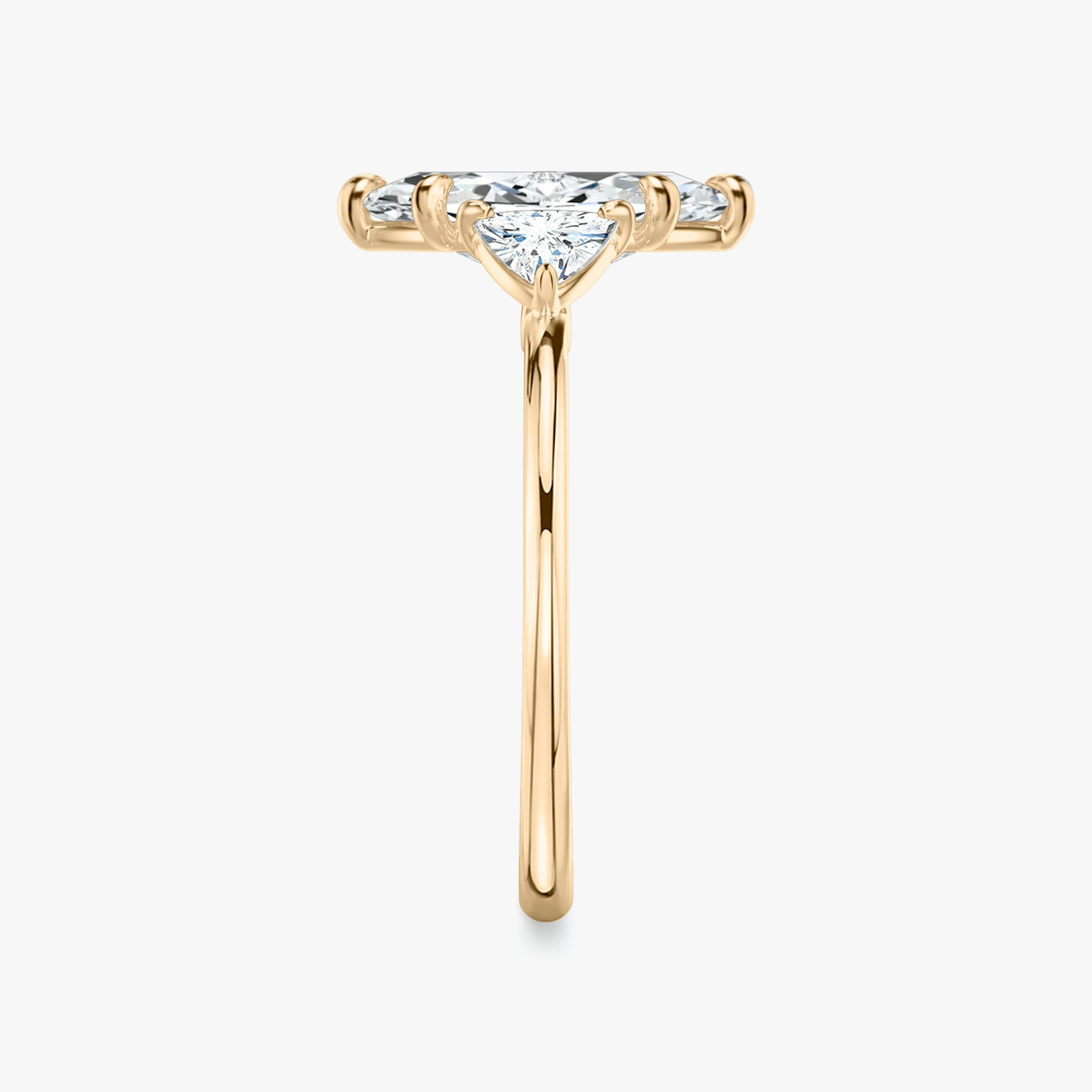 Three Stone | Marquise | 14k | Roségold | bandAccent: Ohne Pavé-Besatz | sideStoneCarat: 0.25ct | sideStoneShape: Trillant | diamondOrientation: vertical | caratWeight: other