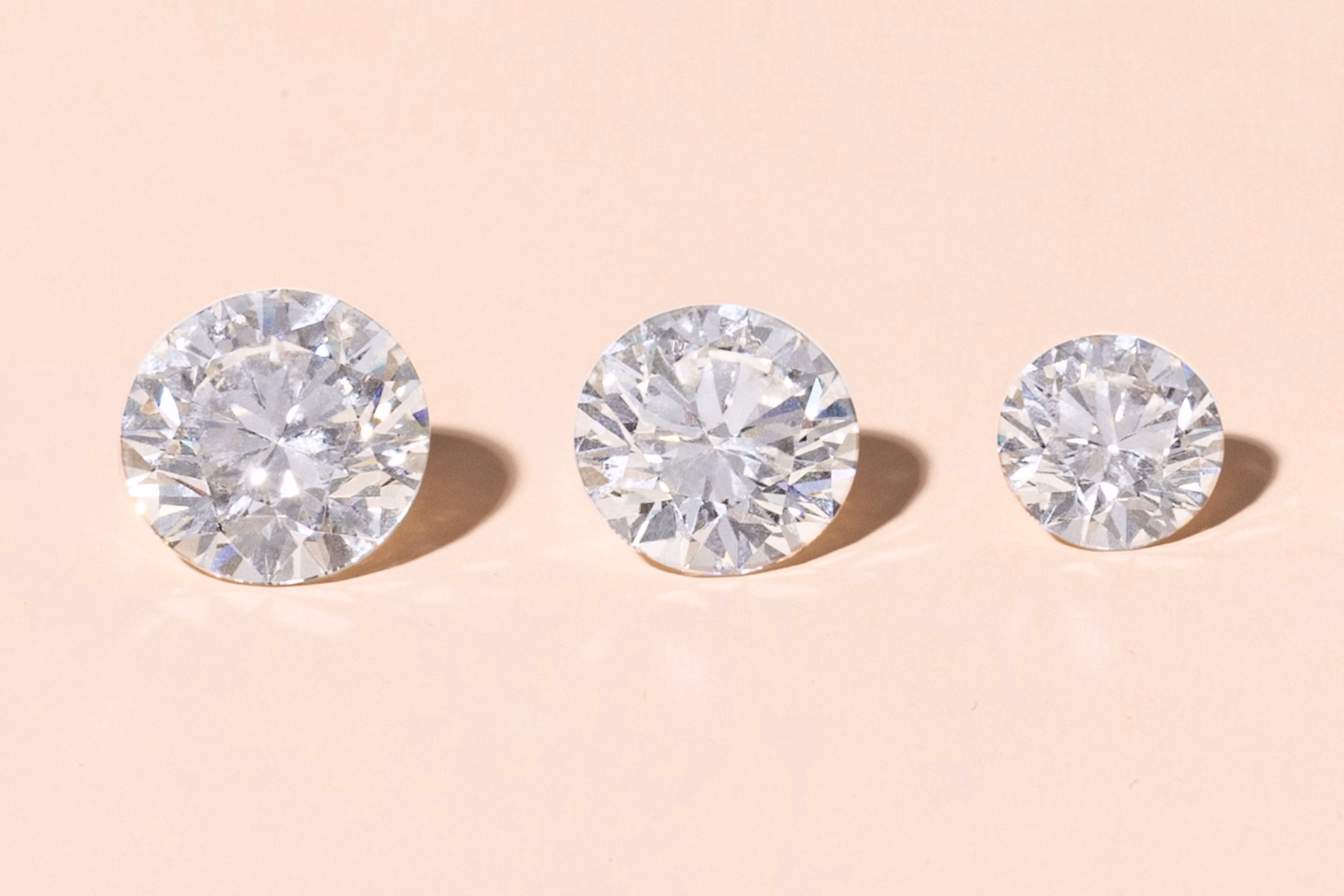 Round Brilliant VRAI created diamonds in different carat weights