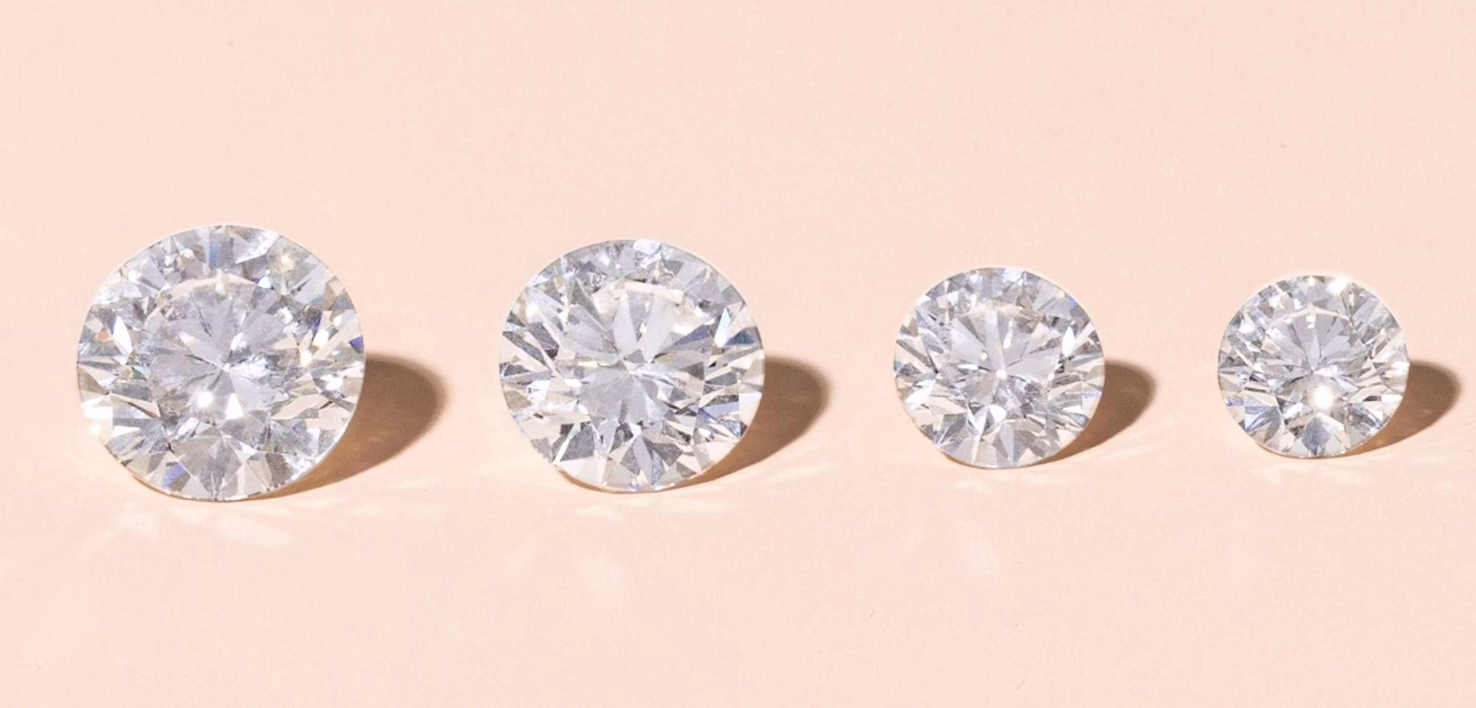 Round Brilliant VRAI created diamonds in different carat weights