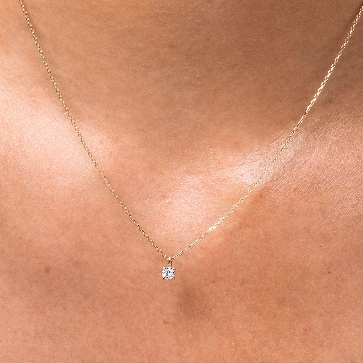 Petite Solitaire Pendant | Round Brilliant | 14k | White Gold | chainLength: 16-18