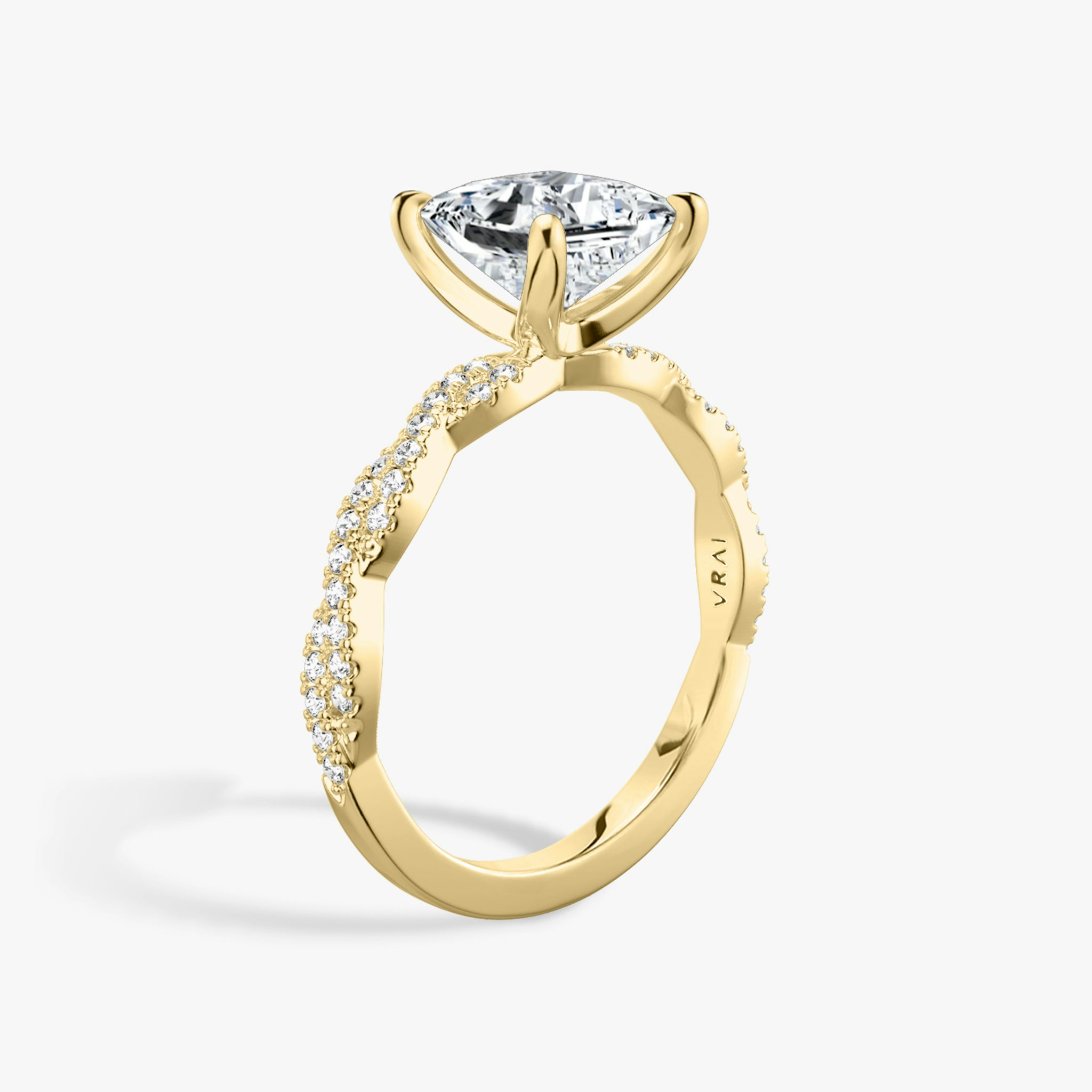 The Twisted Classic | Princess | 18k | Yellow Gold | bandAccent: Double pavé | diamondOrientation: vertical | caratWeight: other