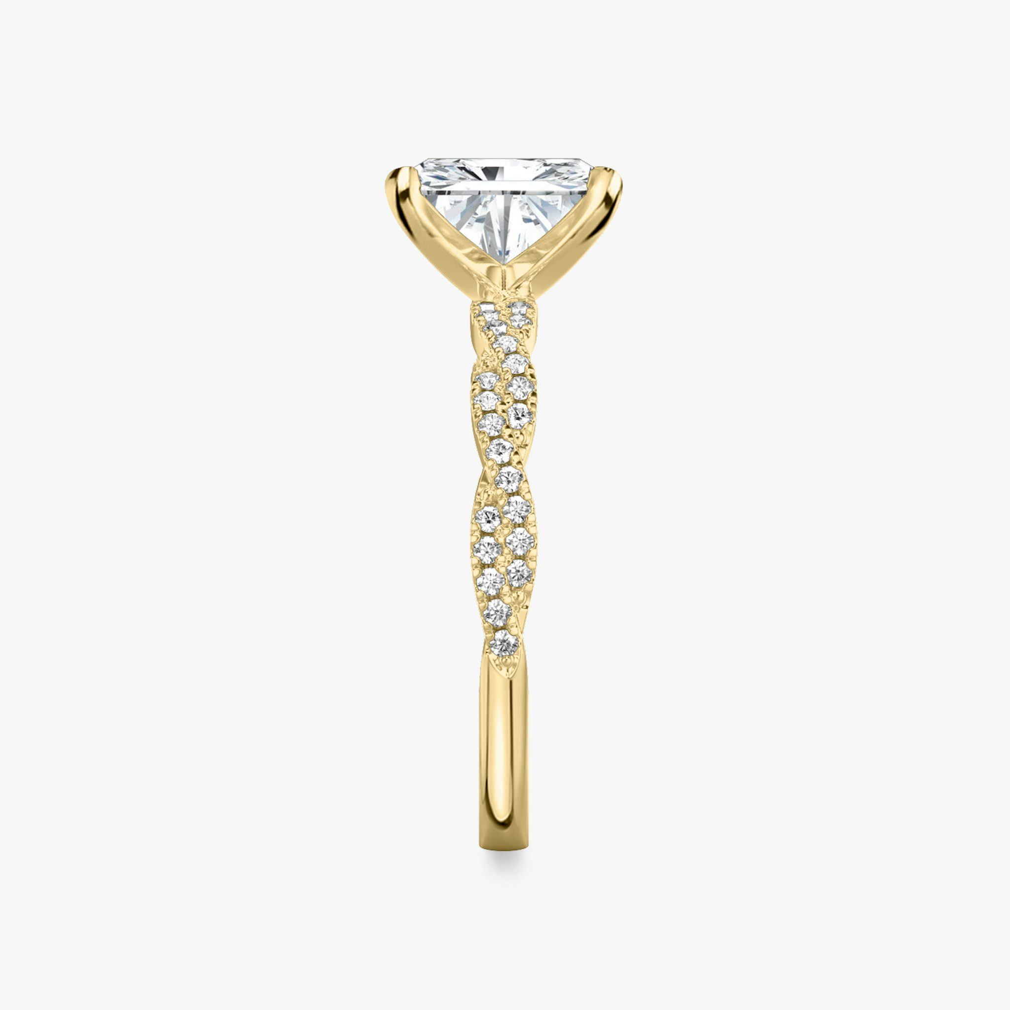 Anillo de compromiso Twisted Classic | Radiante | 18k | Oro amarillo | bandAccent: Double pavé twisted | diamondOrientation: vertical | caratWeight: other