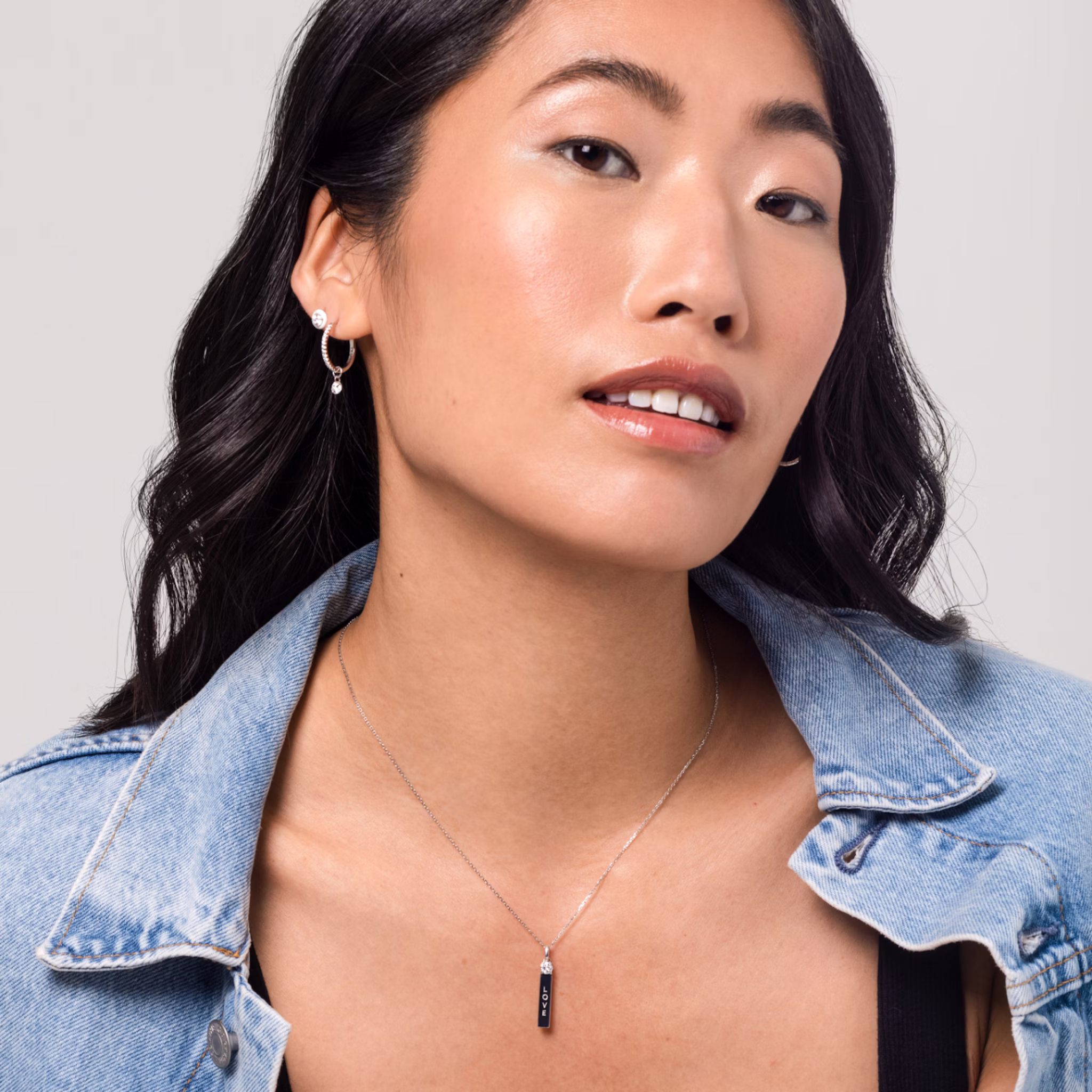 Solitaire Bar Pendant | Round Brilliant | Sterling Silver | chainLength: 16-18