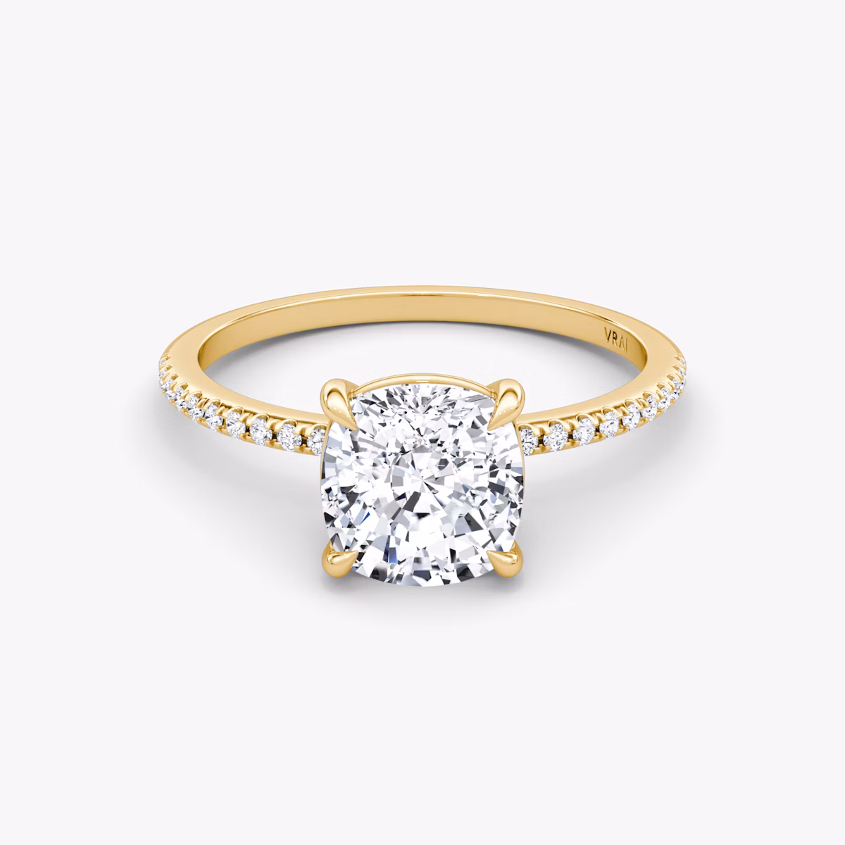Petite 4-Prong | Cushion | 18k | Gelbgold | bandAccent: Mit Pavé-Besatz | diamondOrientation: vertical | caratWeight: other