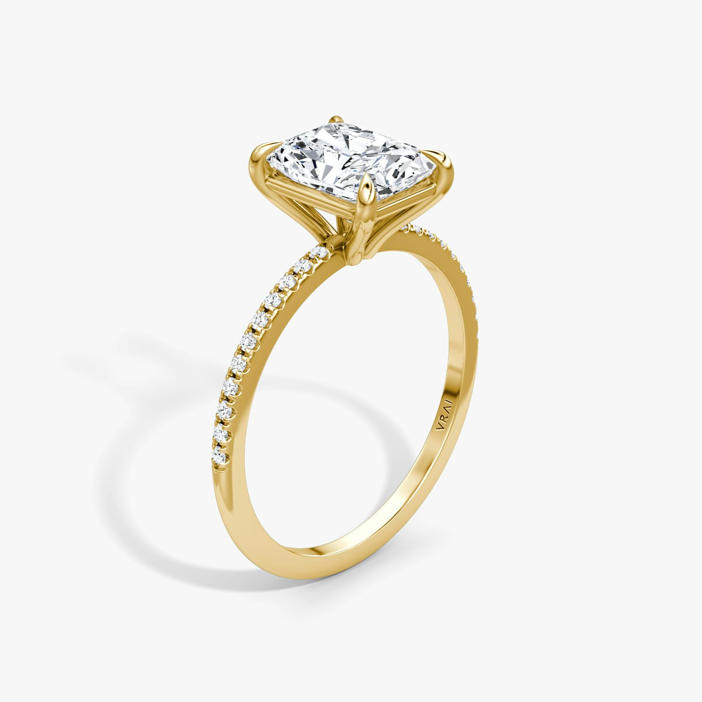 Bague de fiançailles Petite 4-Prong Solitaire | Radiant | 18k | Or jaune | bandAccent: Pavé | diamondOrientation: vertical | caratWeight: other