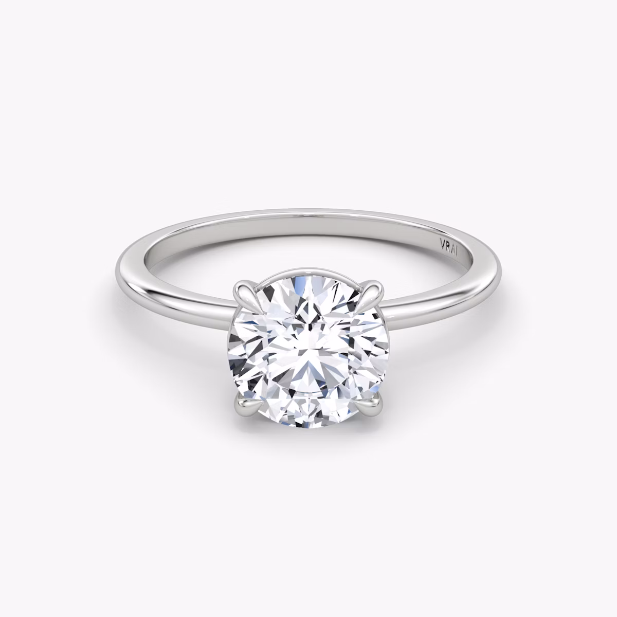 Petite 4-Prong | Rund | Platin | bandAccent: Ohne Pavé-Besatz | caratWeight: 1.0ct | diamondOrientation: vertical
