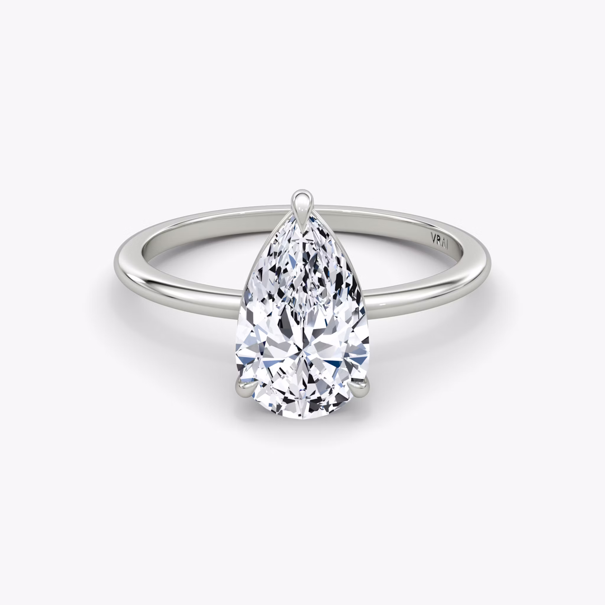 Petite 4-Prong Pear | Platinum