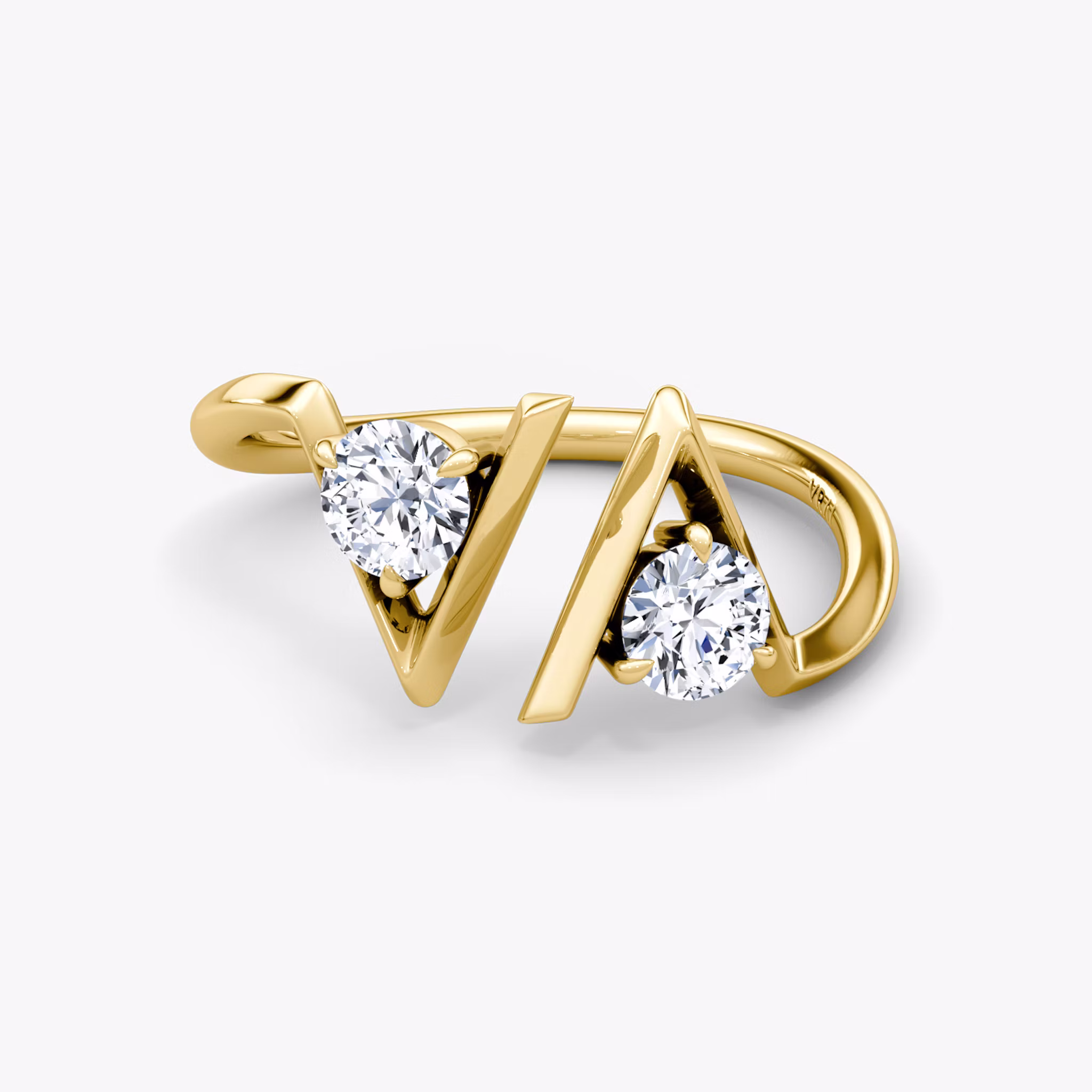 VRAI V Cuff Ring Round Brilliant | Yellow Gold