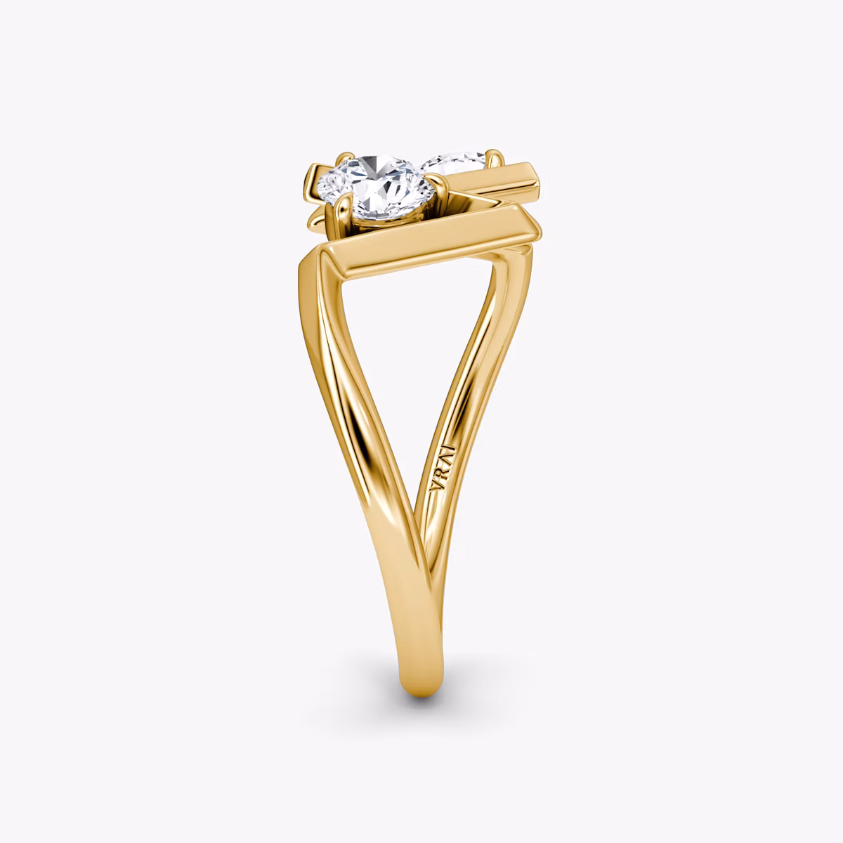 VRAI V Cuff Ring | Round Brilliant | 14k | Yellow Gold