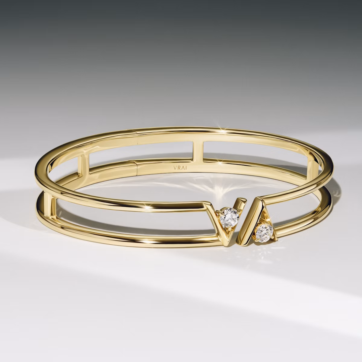 VRAI V Double Row Bangle | Round Brilliant | 14k | White Gold | bandAccent: Plain | wristSize: Medium