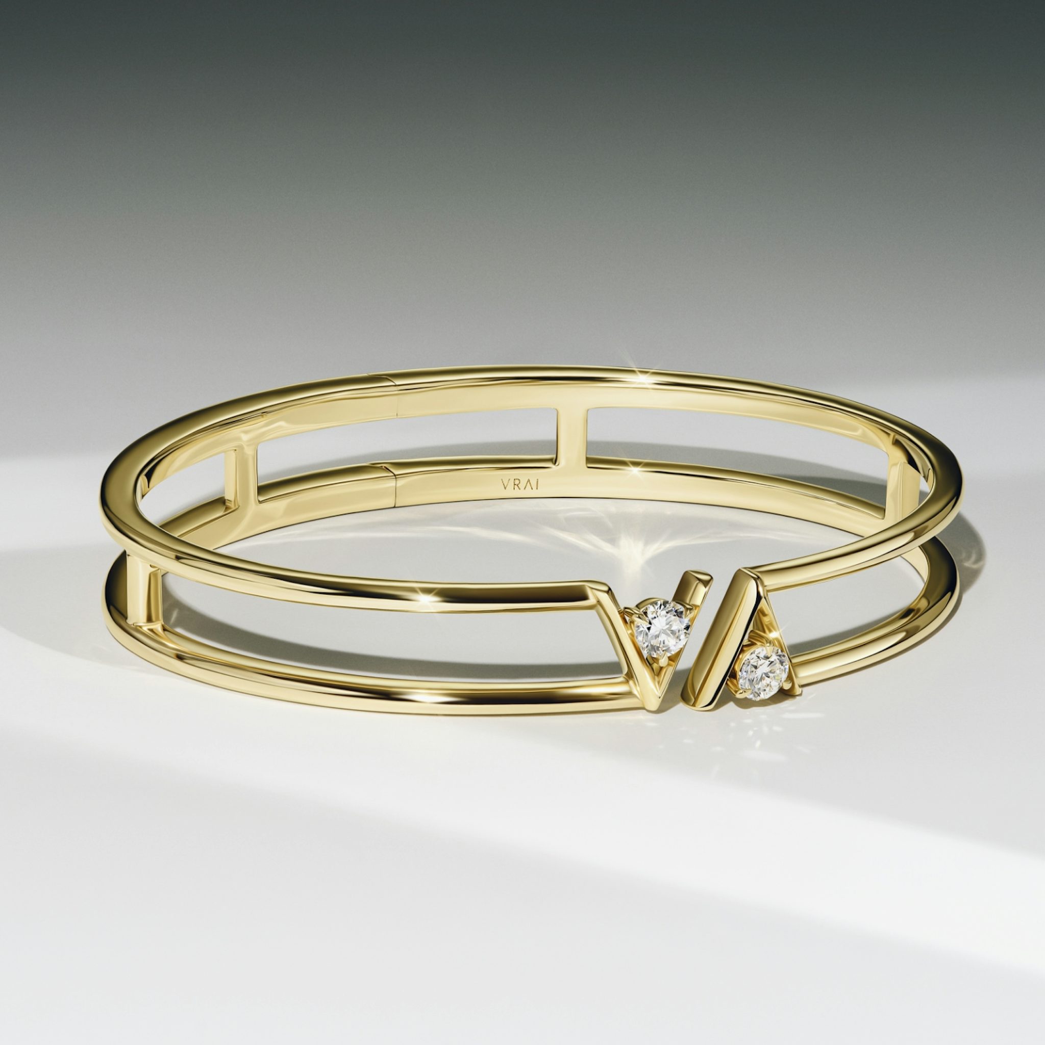 VRAI V Double Row Bangle | Round Brilliant | 14k | Yellow Gold | bandAccent: Plain | wristSize: Medium