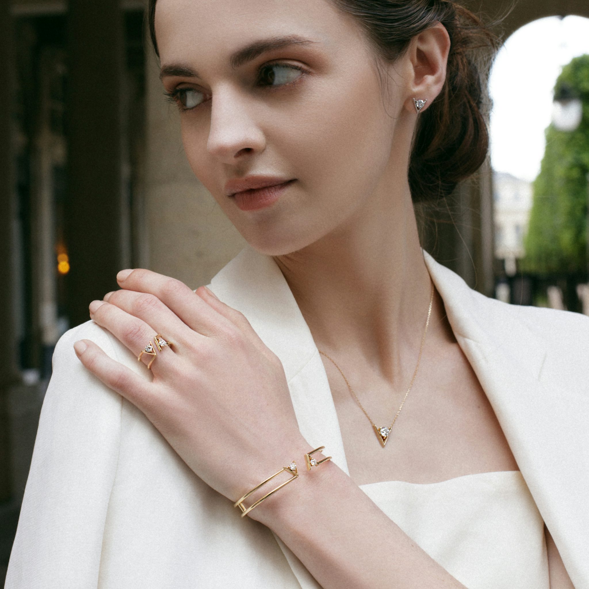 VRAI V Double Row Bangle | Round Brilliant | 14k | Yellow Gold | bandAccent: Plain | wristSize: Medium