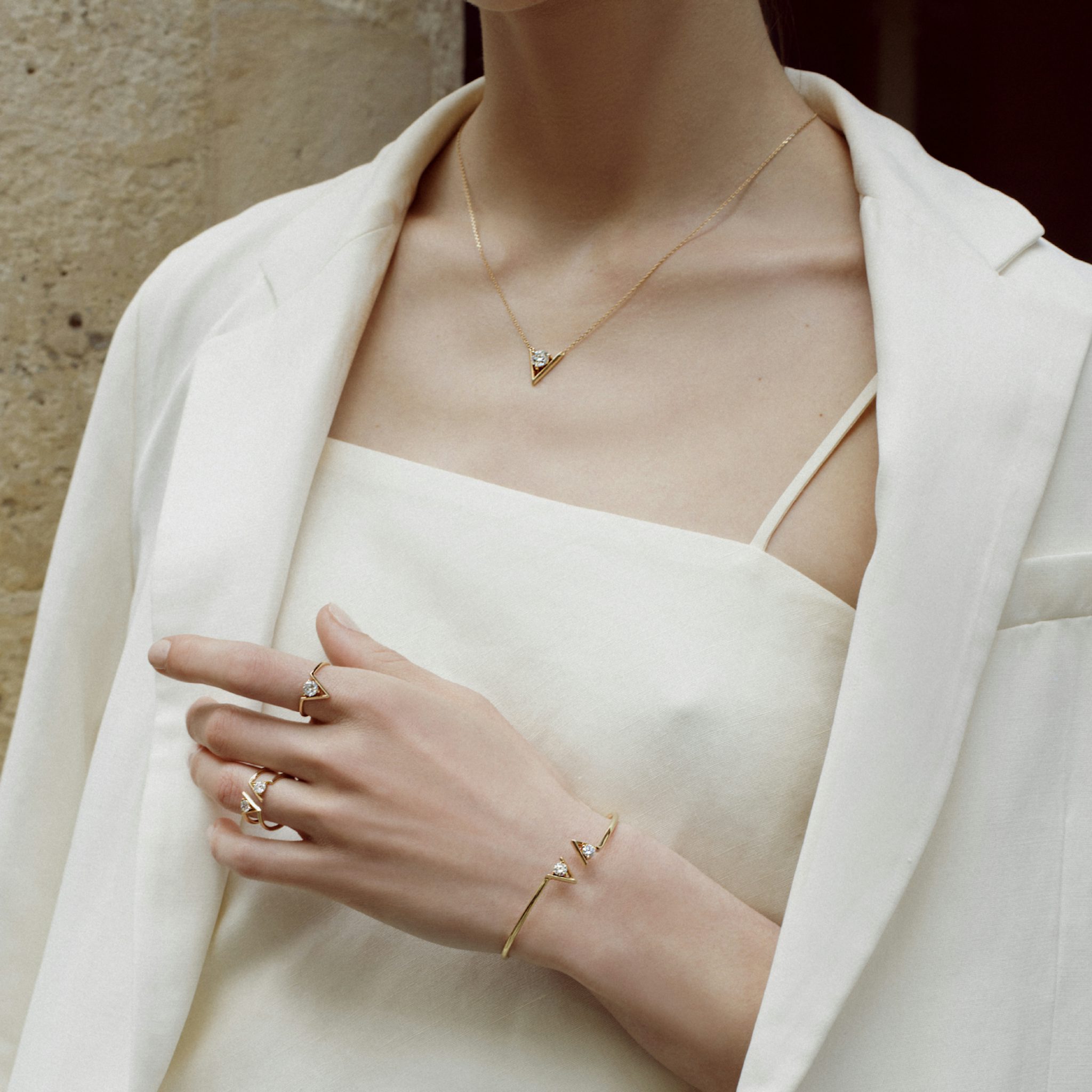 VRAI V Solitaire Ring | Round Brilliant | Sterling Silver | caratWeight: 0.10ct