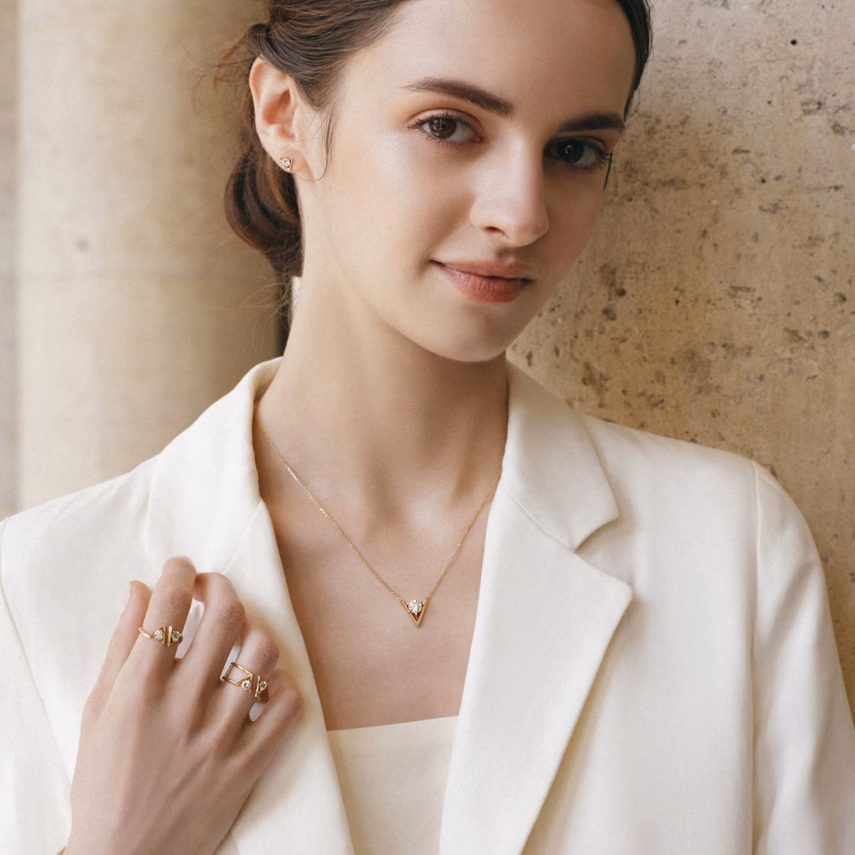 VRAI V Cuff Ring | Round Brilliant | 14k | White Gold