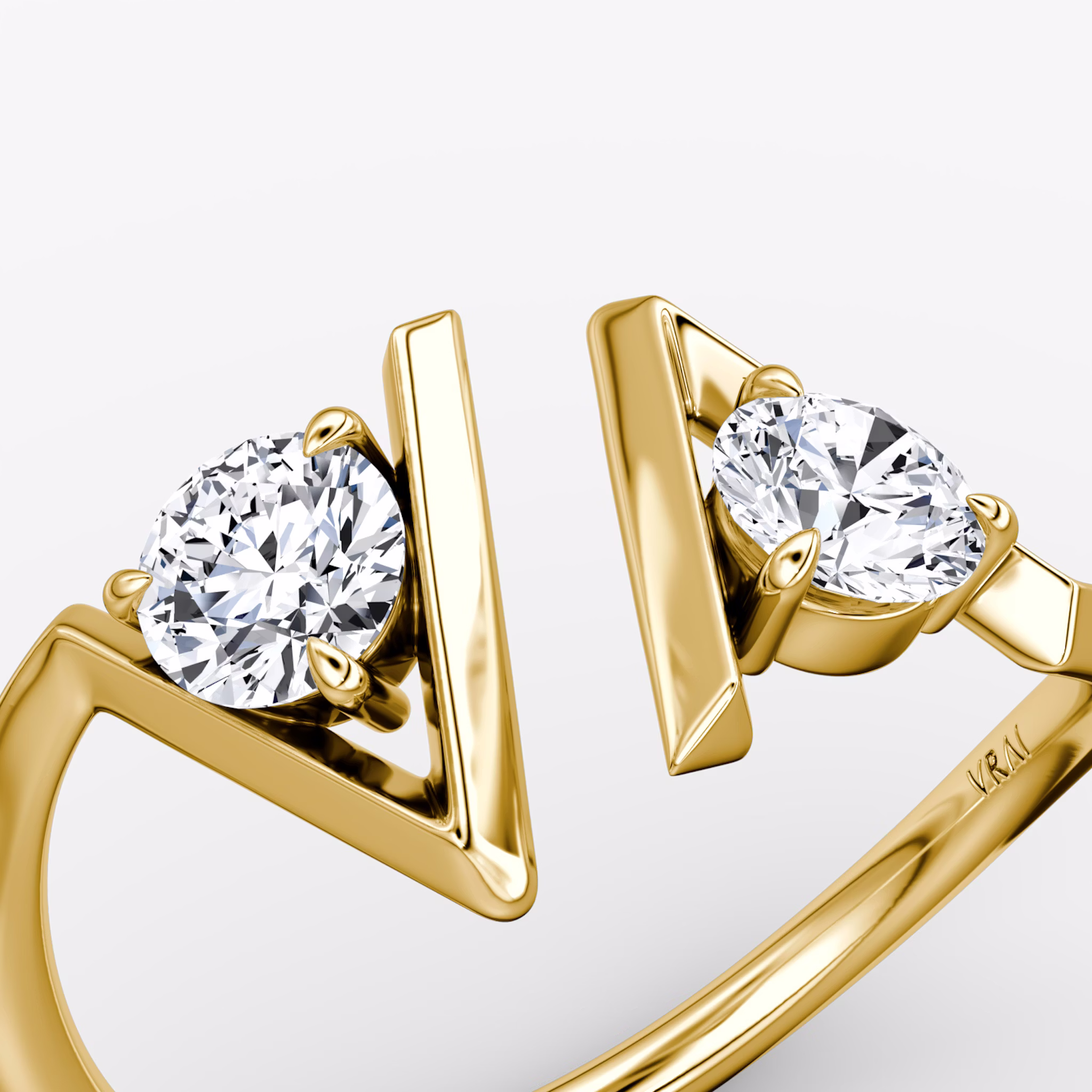 VRAI V Cuff Ring | Round Brilliant | 14k | Yellow Gold