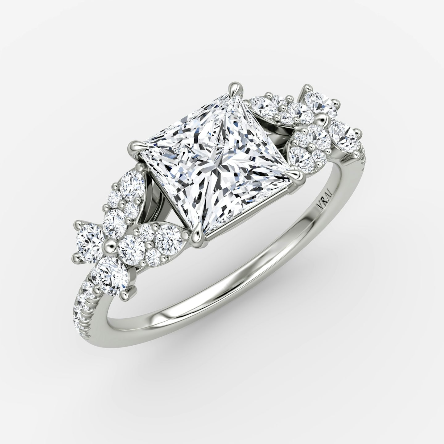 The Signature Floral  | Princess | 18k | White Gold | bandAccent: Pavé | diamondOrientation: vertical | caratWeight: other