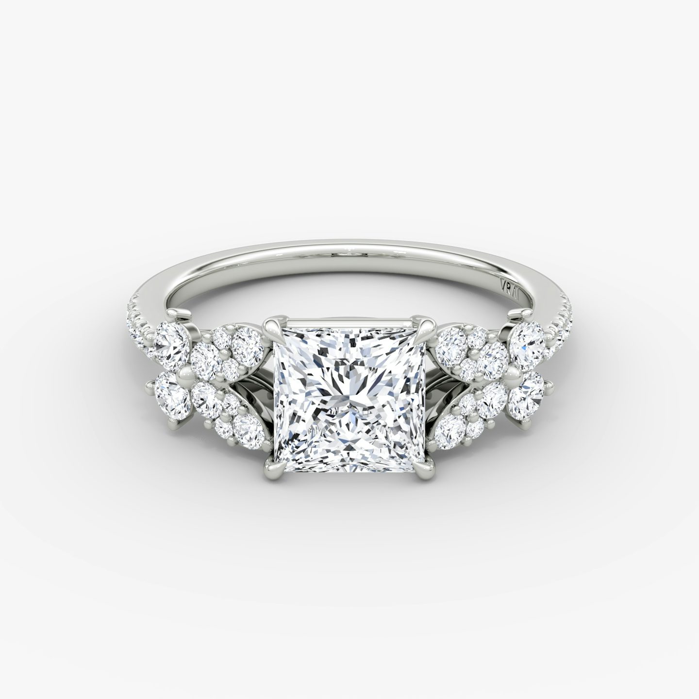 The Signature Floral  | Princess | 18k | White Gold | bandAccent: Pavé | diamondOrientation: vertical | caratWeight: other
