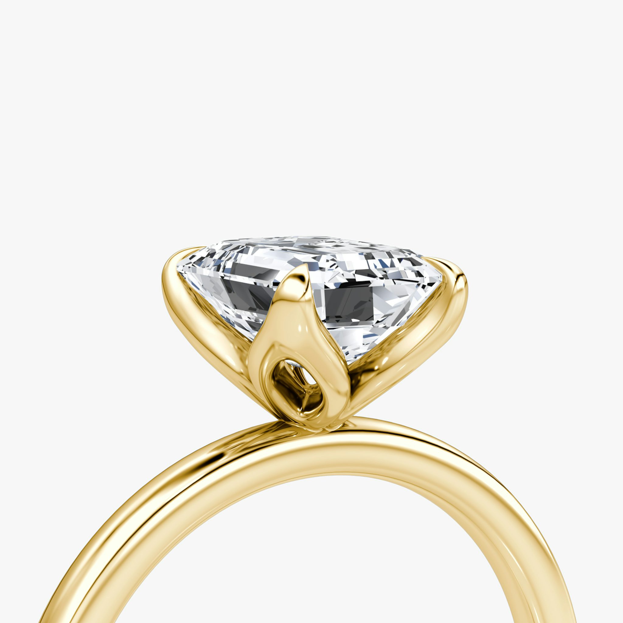 The Classic Petal | Emerald | 18k | Yellow Gold | bandAccent: Plain | diamondOrientation: vertical | caratWeight: other