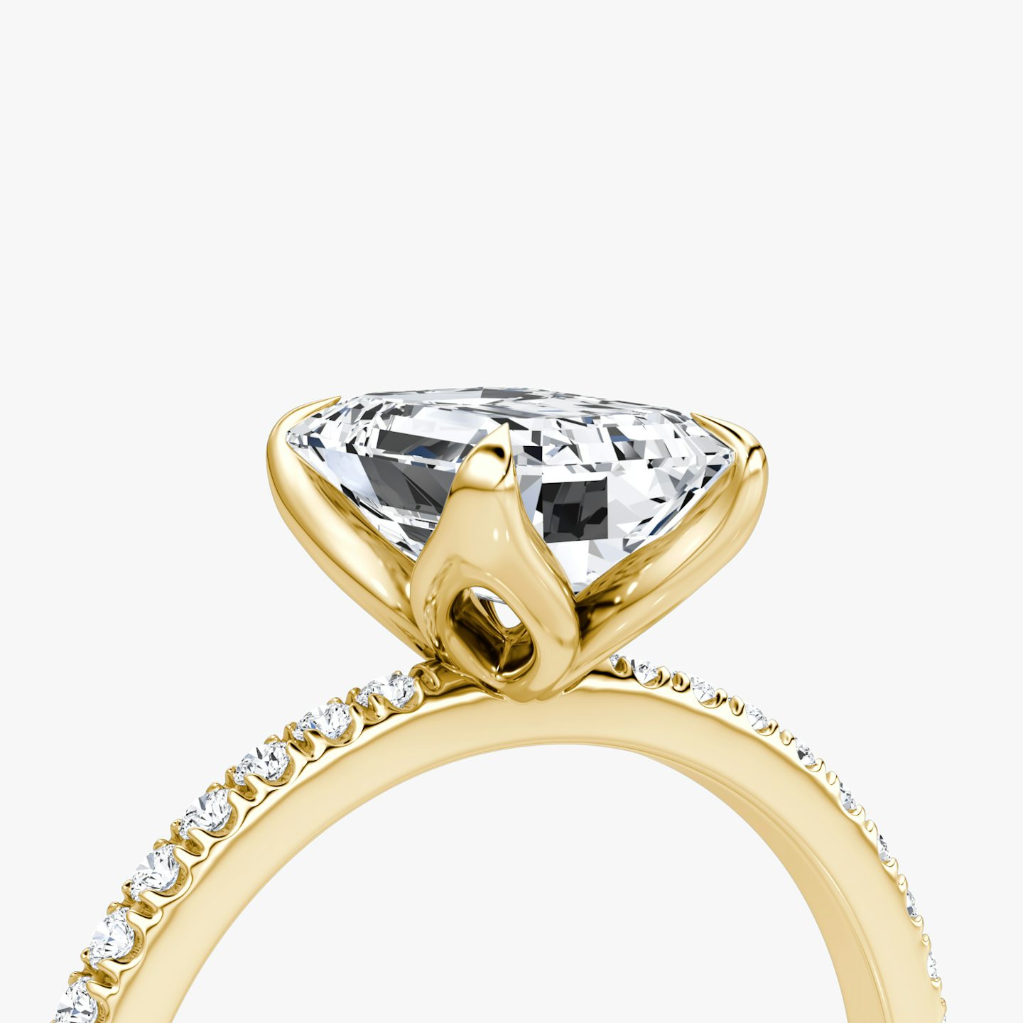 The Classic Petal | Emerald | 18k | Yellow Gold | bandAccent: Pavé | diamondOrientation: vertical | caratWeight: other