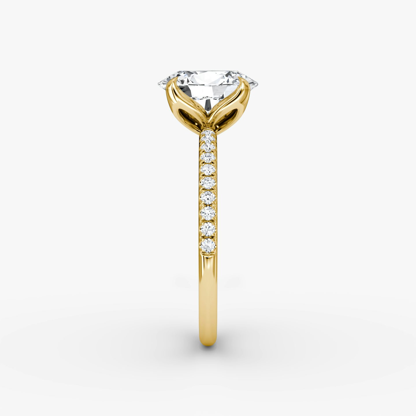 Classic Petal | Oval | 18k | Gelbgold | bandAccent: Mit Pavé-Besatz | diamondOrientation: vertical | caratWeight: other
