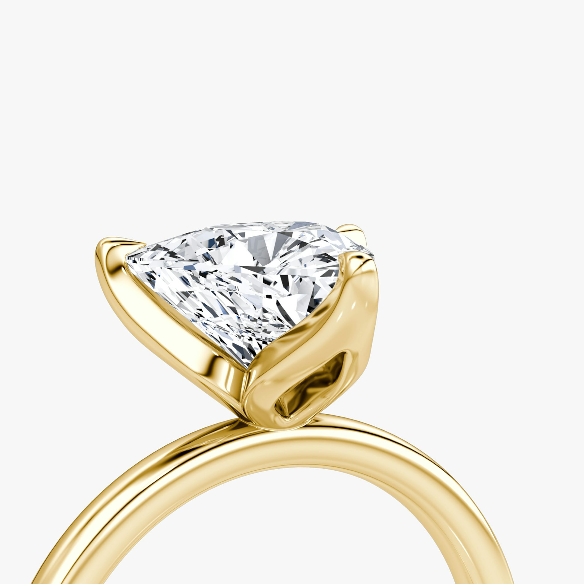 The Classic Petal | Trillion | 18k | Yellow Gold | bandAccent: Plain | diamondOrientation: vertical | caratWeight: other