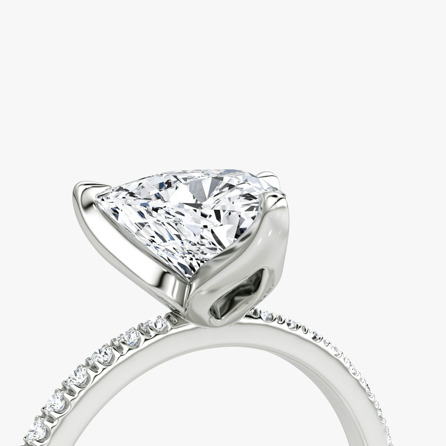 Classic Petal | Trillant | Platin | bandAccent: Mit Pavé-Besatz | diamondOrientation: vertical | caratWeight: other