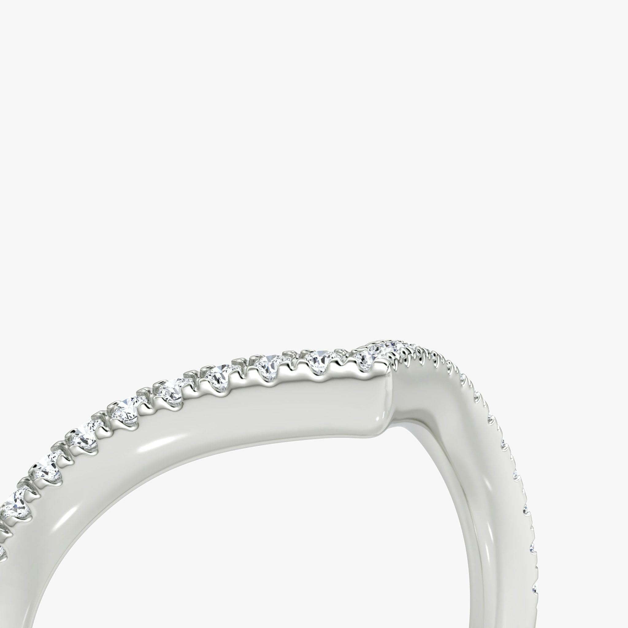 The Signature V Band | 18k | White Gold | bandAccent: Pavé | bandVersion: petite