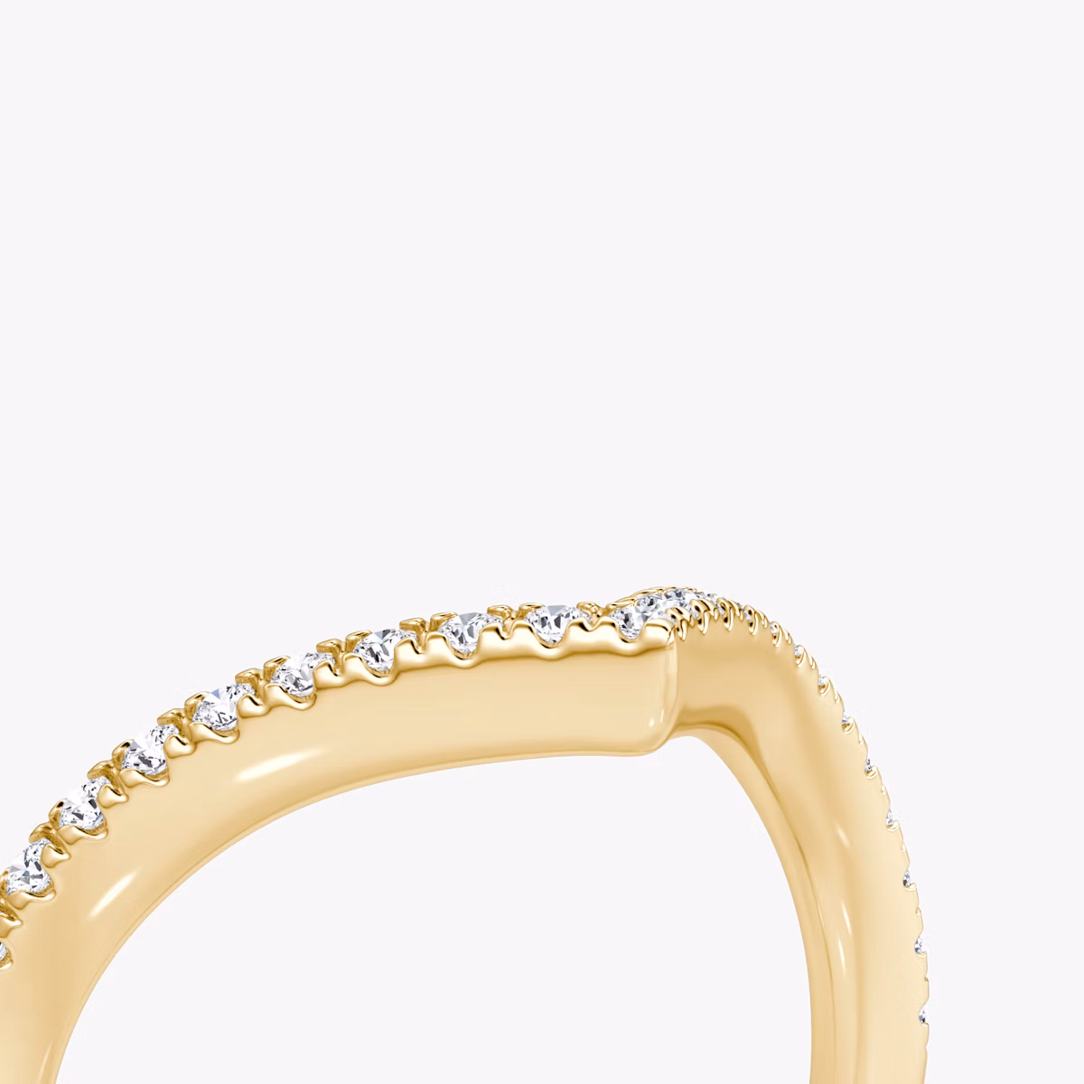 The Signature V Band | 18k | Yellow Gold | bandAccent: Pavé | bandVersion: petite