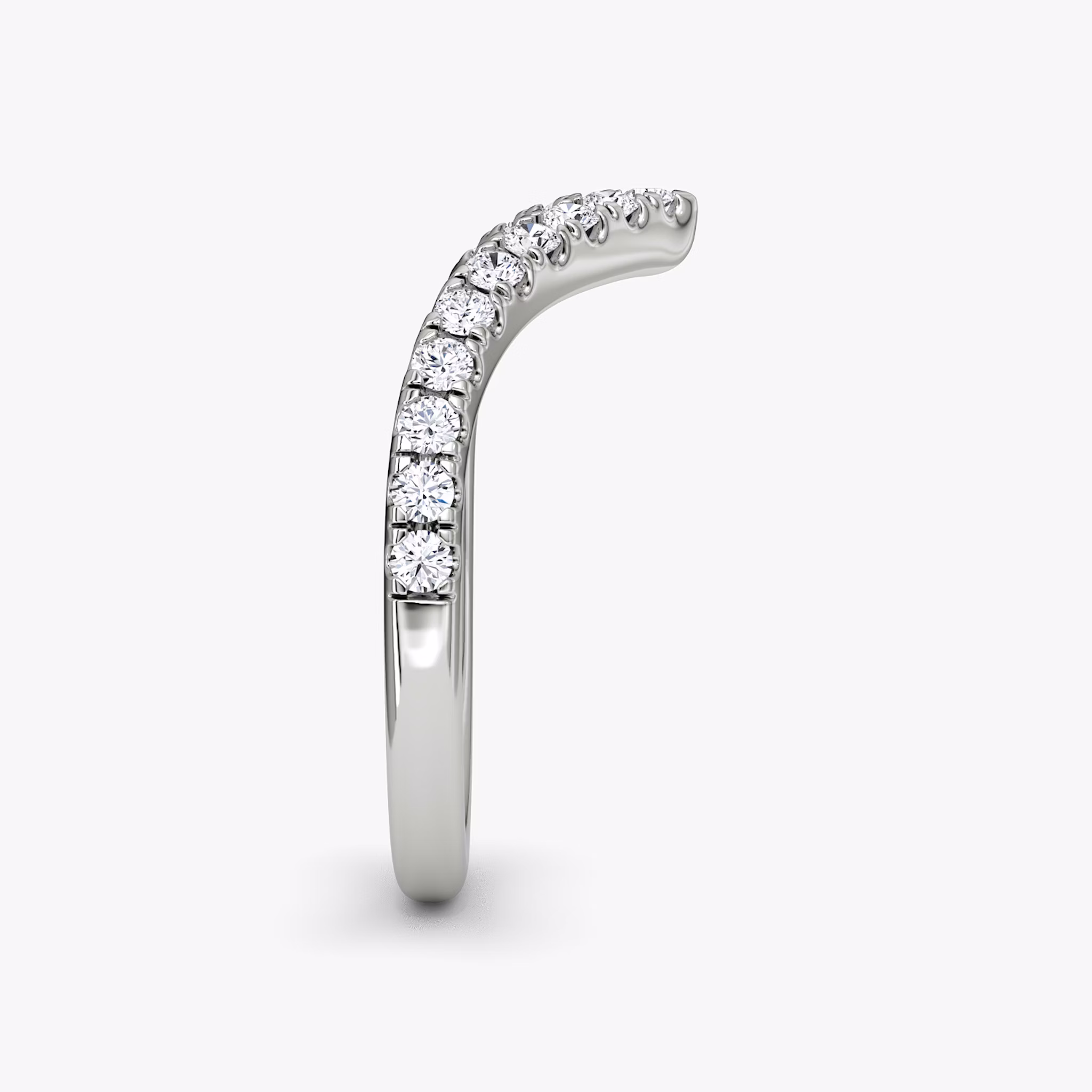 The Signature V Band | Round Brilliant | 18k | White Gold | bandAccent: Pavé | bandVersion: original