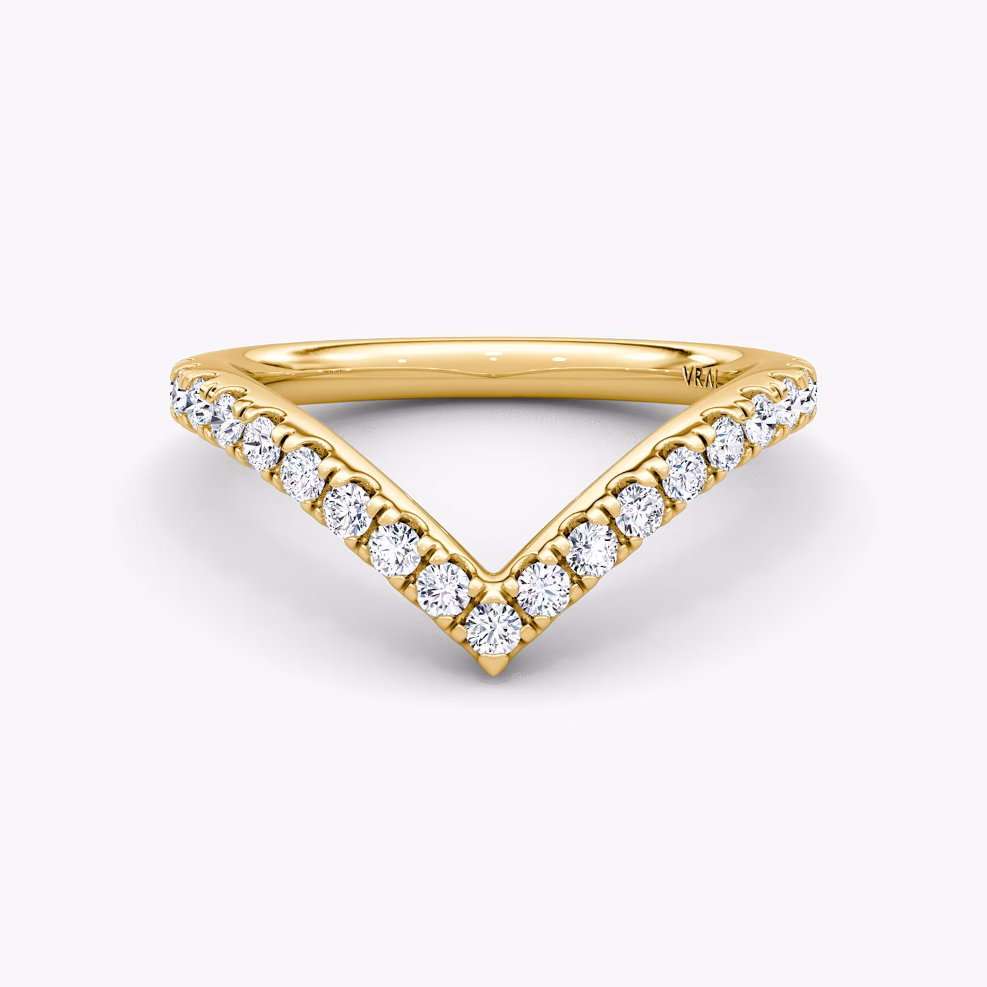 The Signature V Band Round Brilliant | Yellow Gold