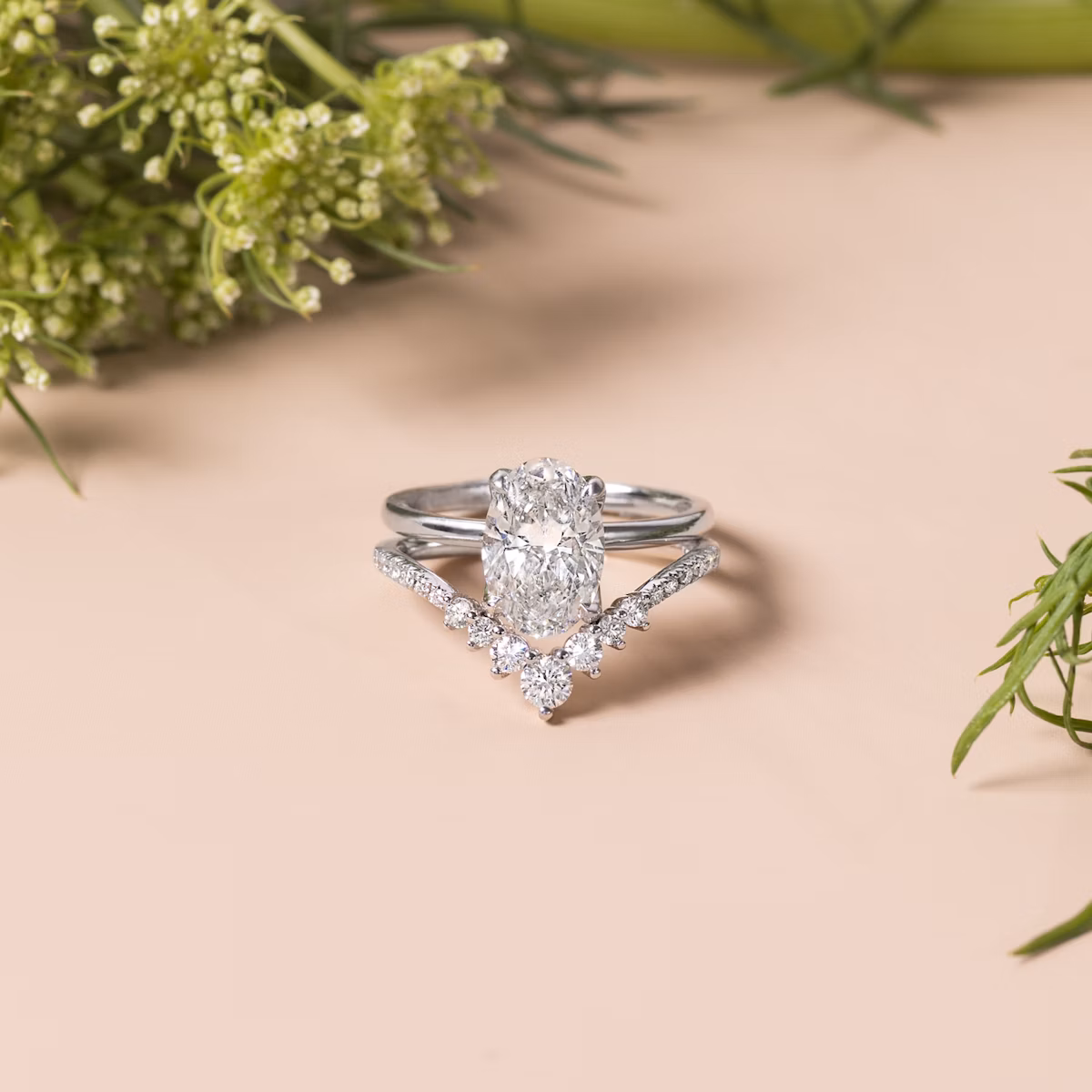 The Dew Drop Crown Band | Round Brilliant | Platinum | bandAccent: Pavé