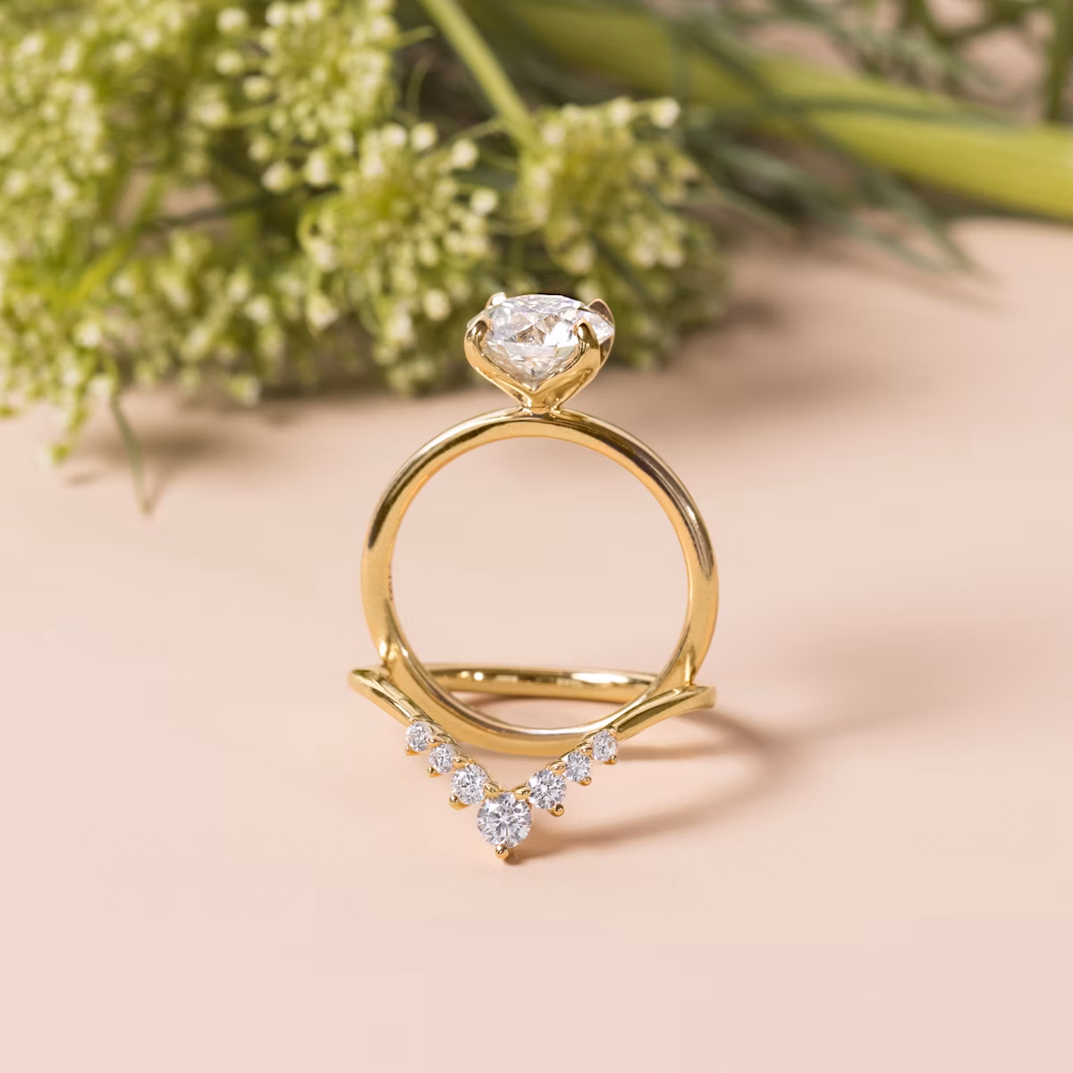 The Classic Petal | Cushion | 14k | Rose Gold | bandAccent: Plain | diamondOrientation: vertical | caratWeight: other