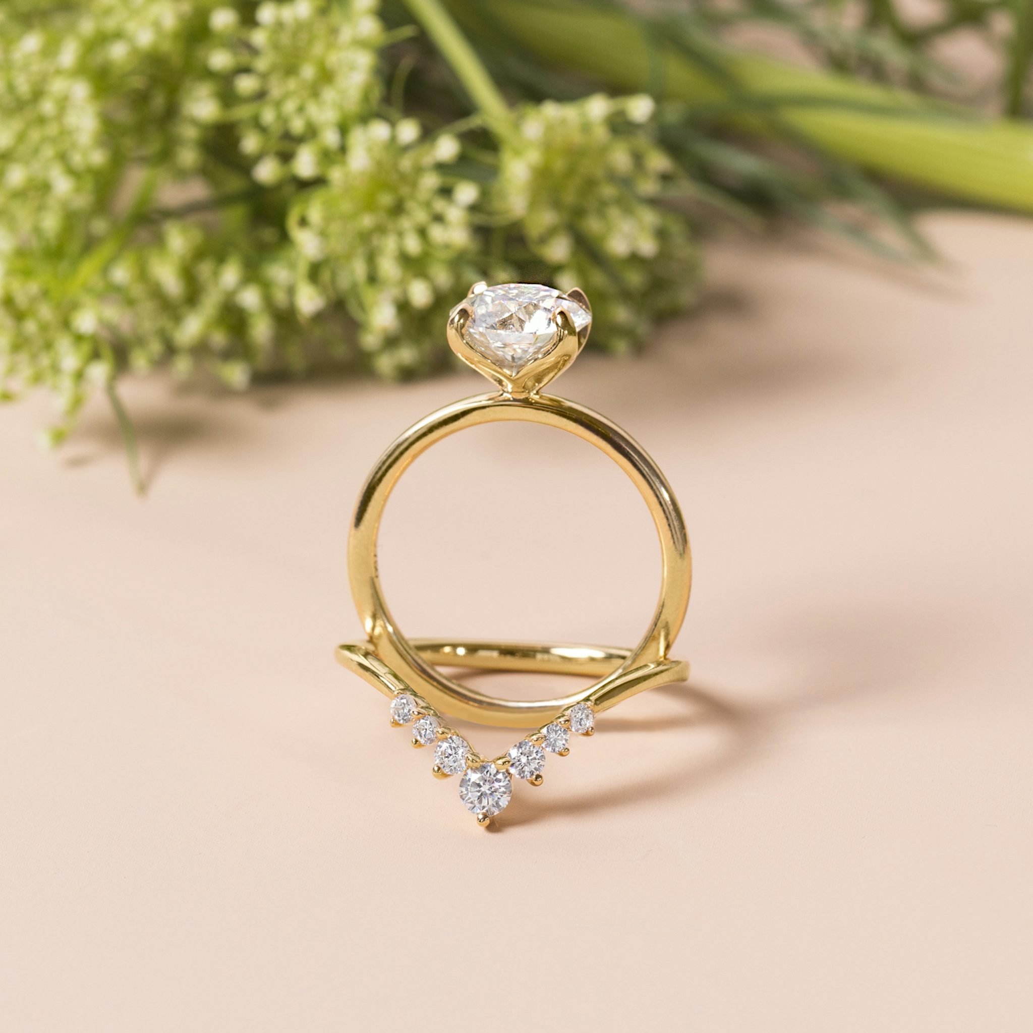The Classic Petal | Radiant | Platinum | bandAccent: Plain | diamondOrientation: vertical | caratWeight: other