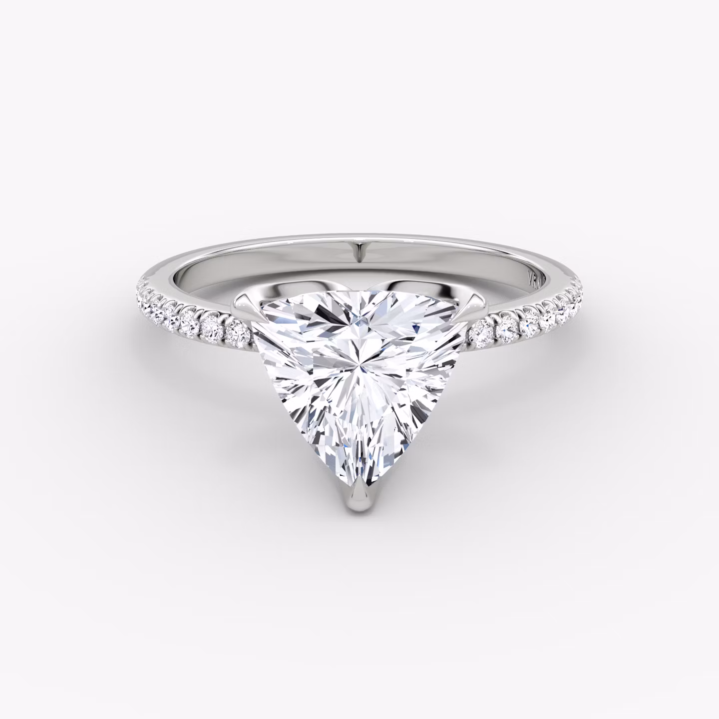 Classic Petal | Trillant | Platin | bandAccent: Mit Pavé-Besatz | diamondOrientation: vertical | caratWeight: other