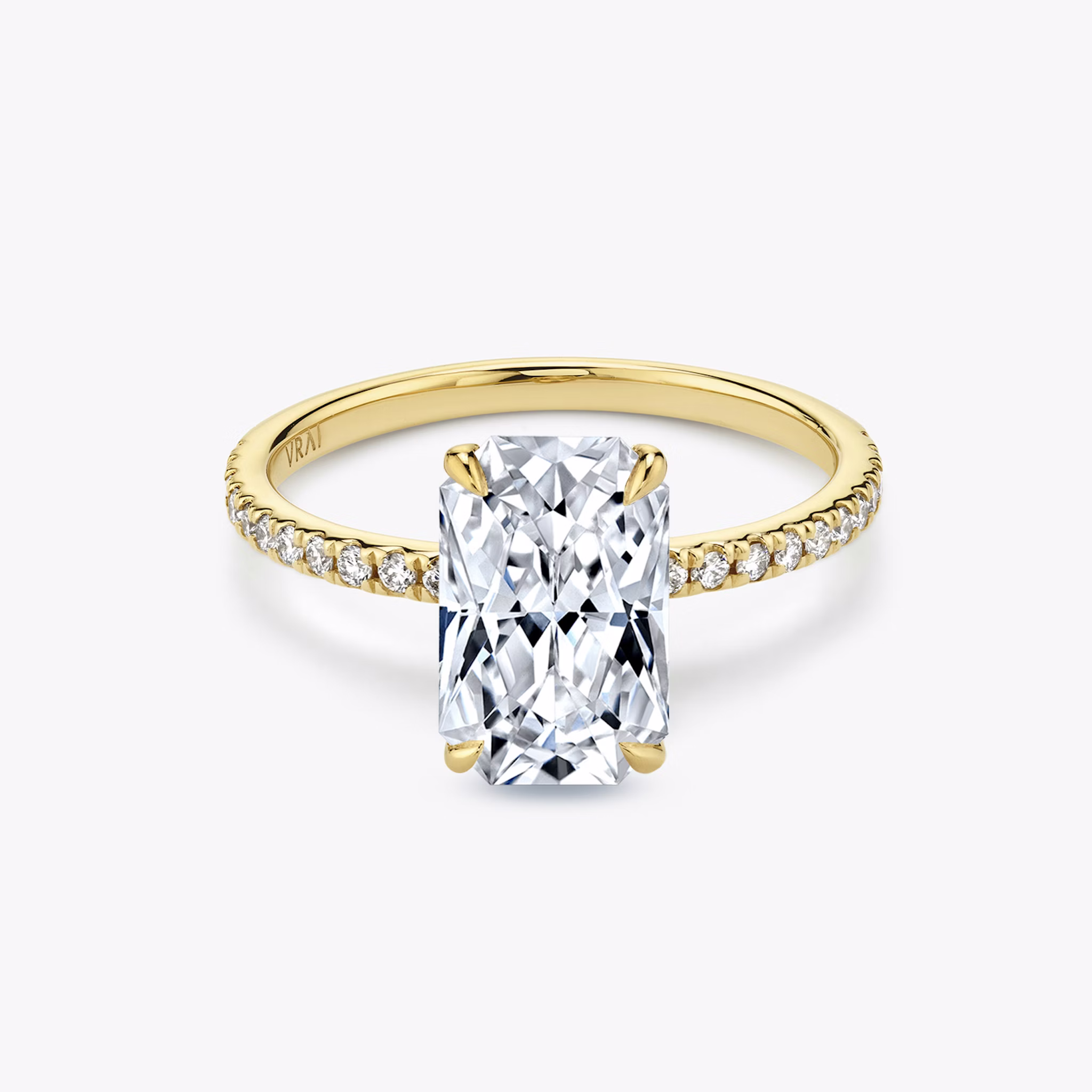 The Signature | Brilliant Emerald | 18k | Yellow Gold | bandAccent: Pavé | bandWidth: standard | excludeFromFeed: null | hiddenHalo: no | diamondOrientation: vertical | caratWeight: other