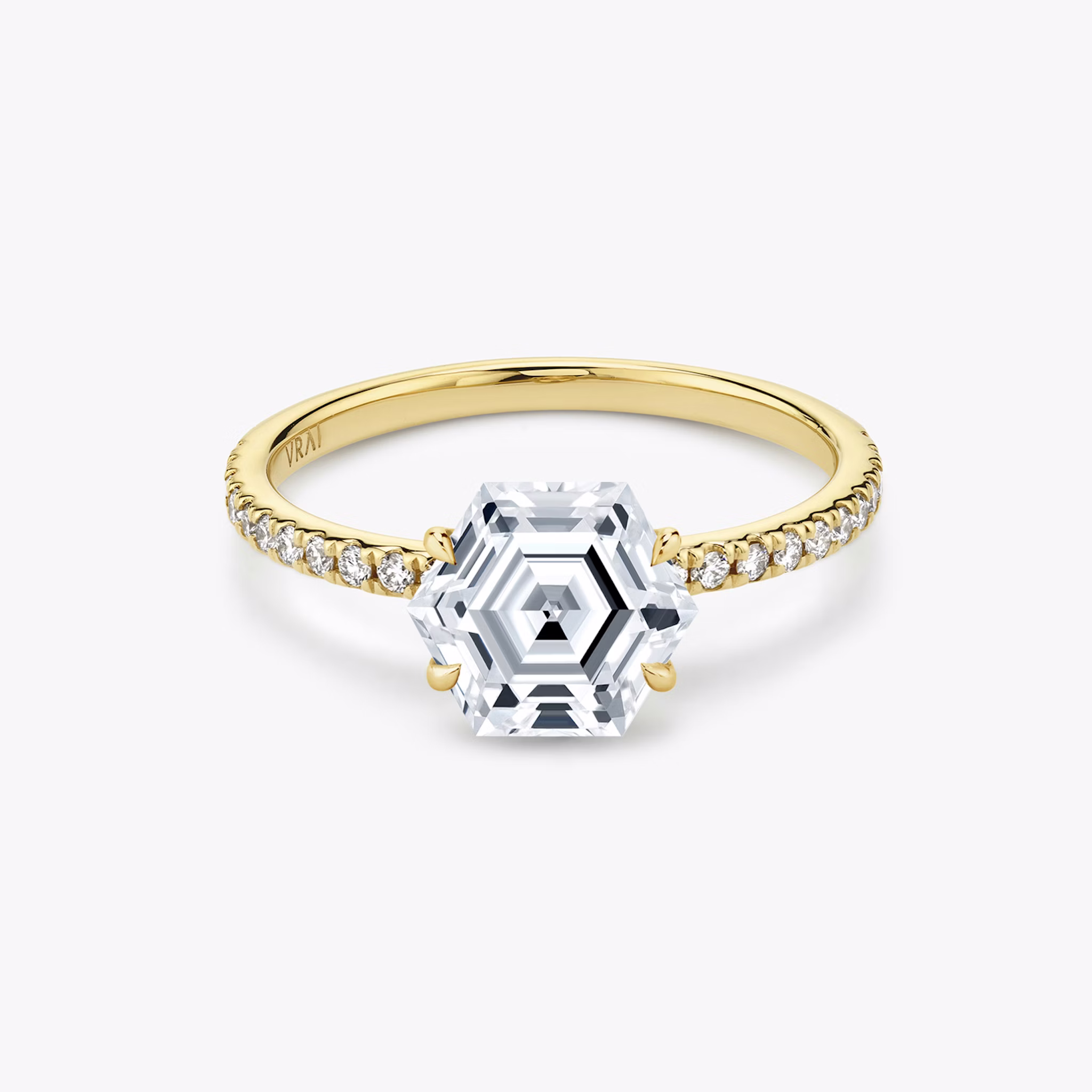 The Signature | Hexagon | 18k | Yellow Gold | bandAccent: Pavé | bandWidth: standard | excludeFromFeed: null | hiddenHalo: no | diamondOrientation: vertical | caratWeight: other