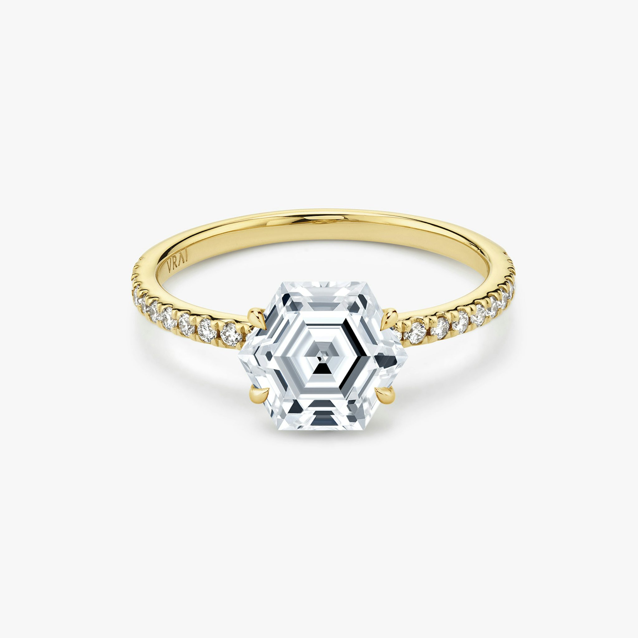 The Signature | Hexagon | 18k | Yellow Gold | bandAccent: Pavé | bandWidth: standard | excludeFromFeed: null | hiddenHalo: no | diamondOrientation: vertical | caratWeight: other
