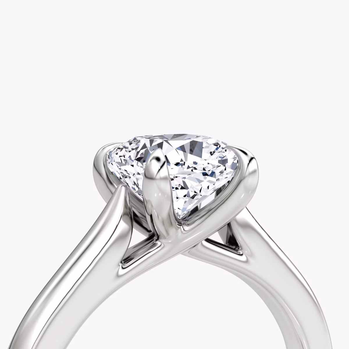Anillo de compromiso Trellis Cathedral | Cojín | 18k | Oro blanco | bandAccent: Simple | diamondOrientation: vertical | caratWeight: other