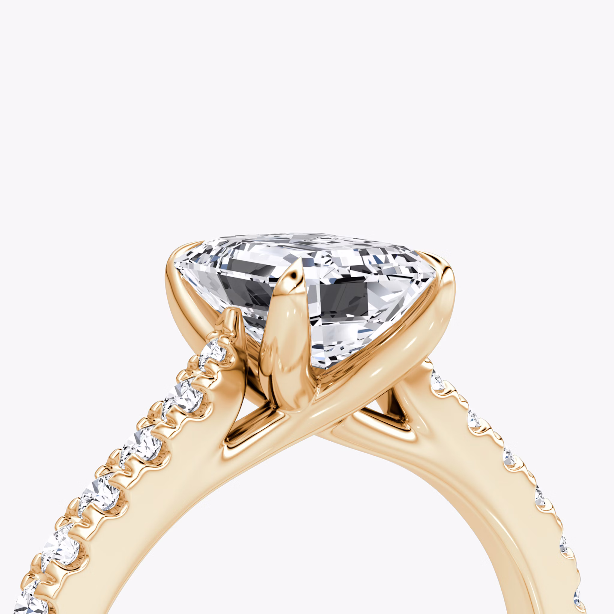 Anillo de compromiso Trellis Cathedral | Esmeralda | 14k | Oro rosa | bandAccent: Pavé | diamondOrientation: vertical | caratWeight: other