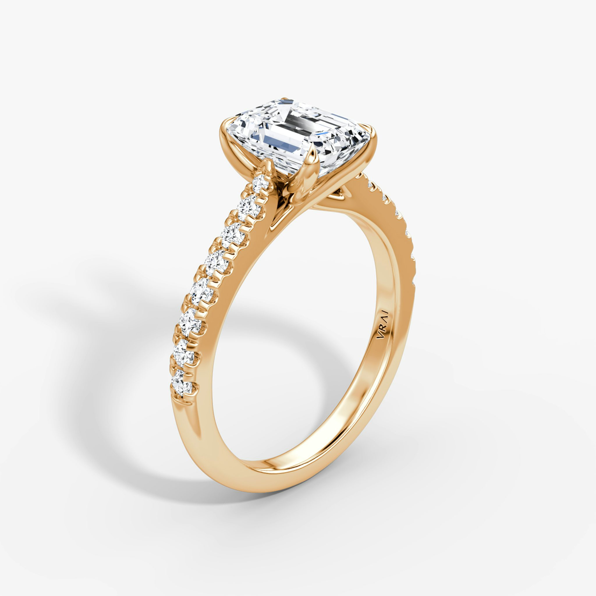 Anillo de compromiso Trellis Cathedral | Esmeralda | 14k | Oro rosa | bandAccent: Pavé | diamondOrientation: vertical | caratWeight: other