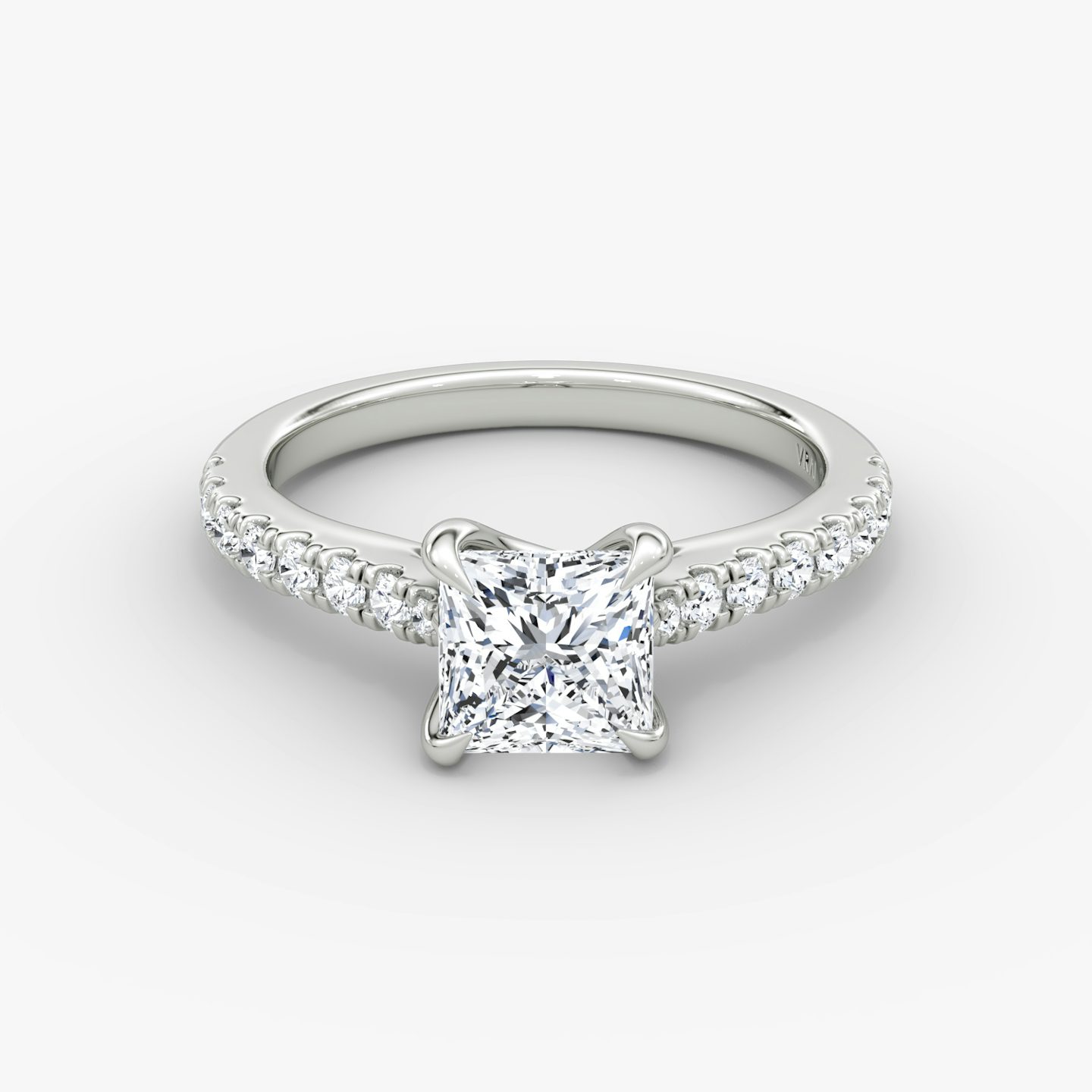 Anillo de compromiso Trellis Cathedral | Princesa | Platino | bandAccent: Pavé | diamondOrientation: vertical | caratWeight: other