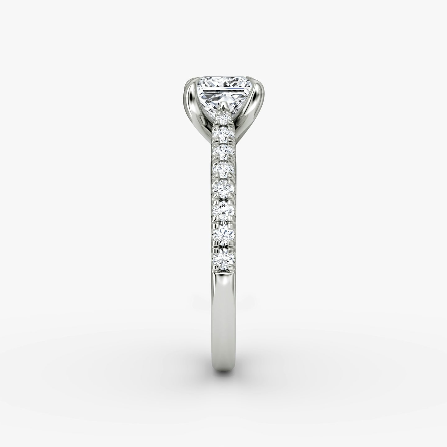 Anillo de compromiso Trellis Cathedral | Princesa | Platino | bandAccent: Pavé | diamondOrientation: vertical | caratWeight: other