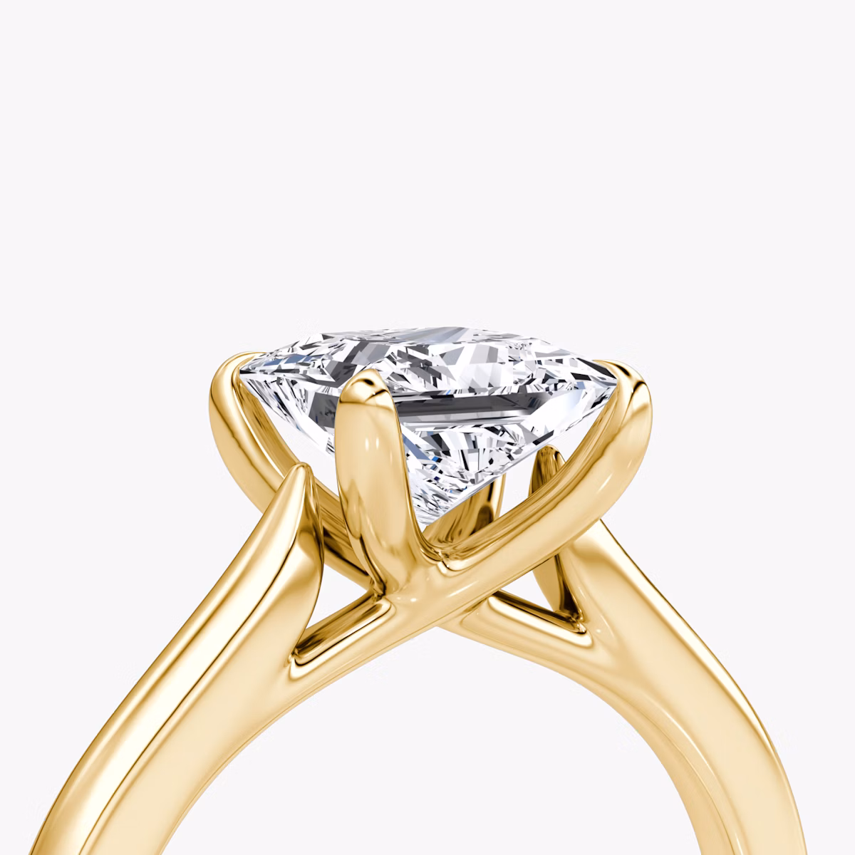 Anillo de compromiso Trellis Cathedral | Princesa | 18k | Oro amarillo | bandAccent: Simple | diamondOrientation: vertical | caratWeight: other