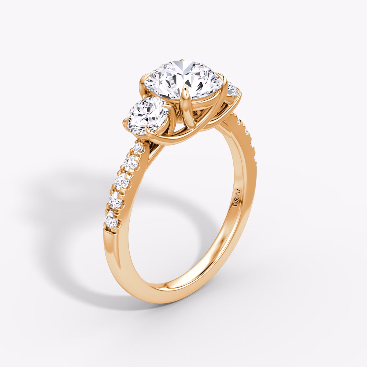 Anillo de compromiso Trellis Three Stone | Brillante | 14k | Oro rosa | bandAccent: Pavé | caratWeight: other | diamondOrientation: vertical