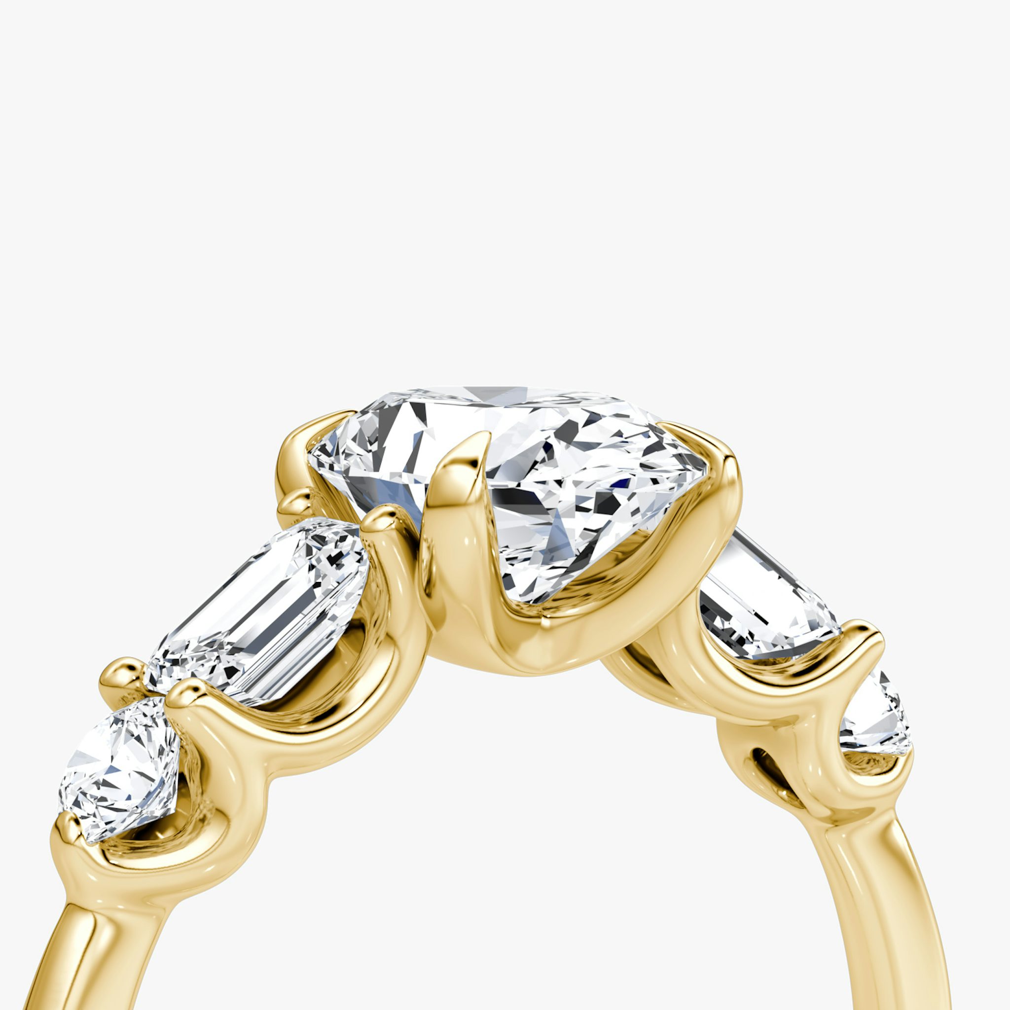 The Mixed Shape | Oval | 18k | Yellow Gold | bandAccent: Plain | sideStoneOrientation: horizontal | sideStoneShape: Emerald and Round Brilliant | diamondOrientation: vertical | caratWeight: other