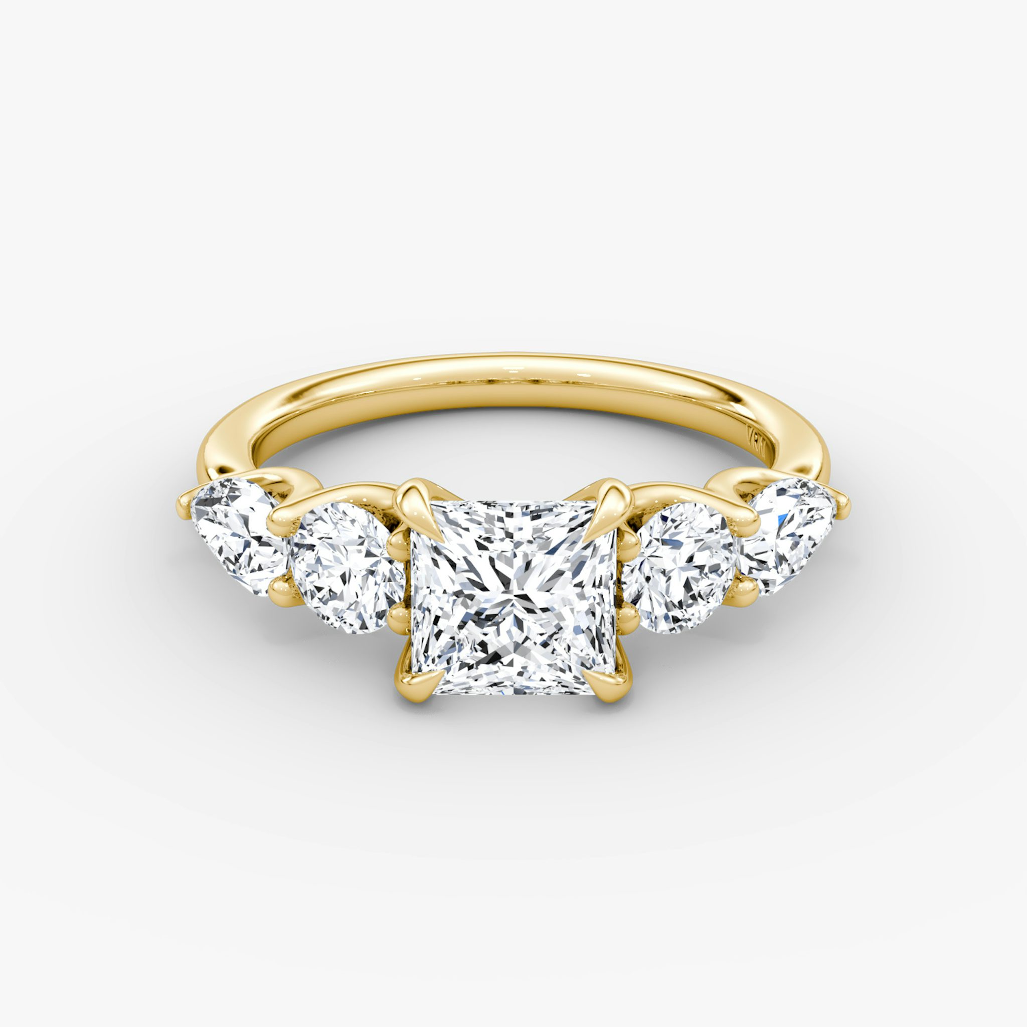 The Mixed Shape | Princess | 18k | Yellow Gold | bandAccent: Plain | sideStoneOrientation: horizontal | sideStoneShape: Round Brilliant and Pear | diamondOrientation: vertical | caratWeight: other