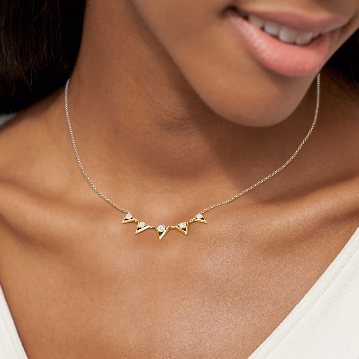 VRAI V Arc Necklace | Round Brilliant | 14k | Yellow Gold | diamondCount: 5 | chainLength: 16-18