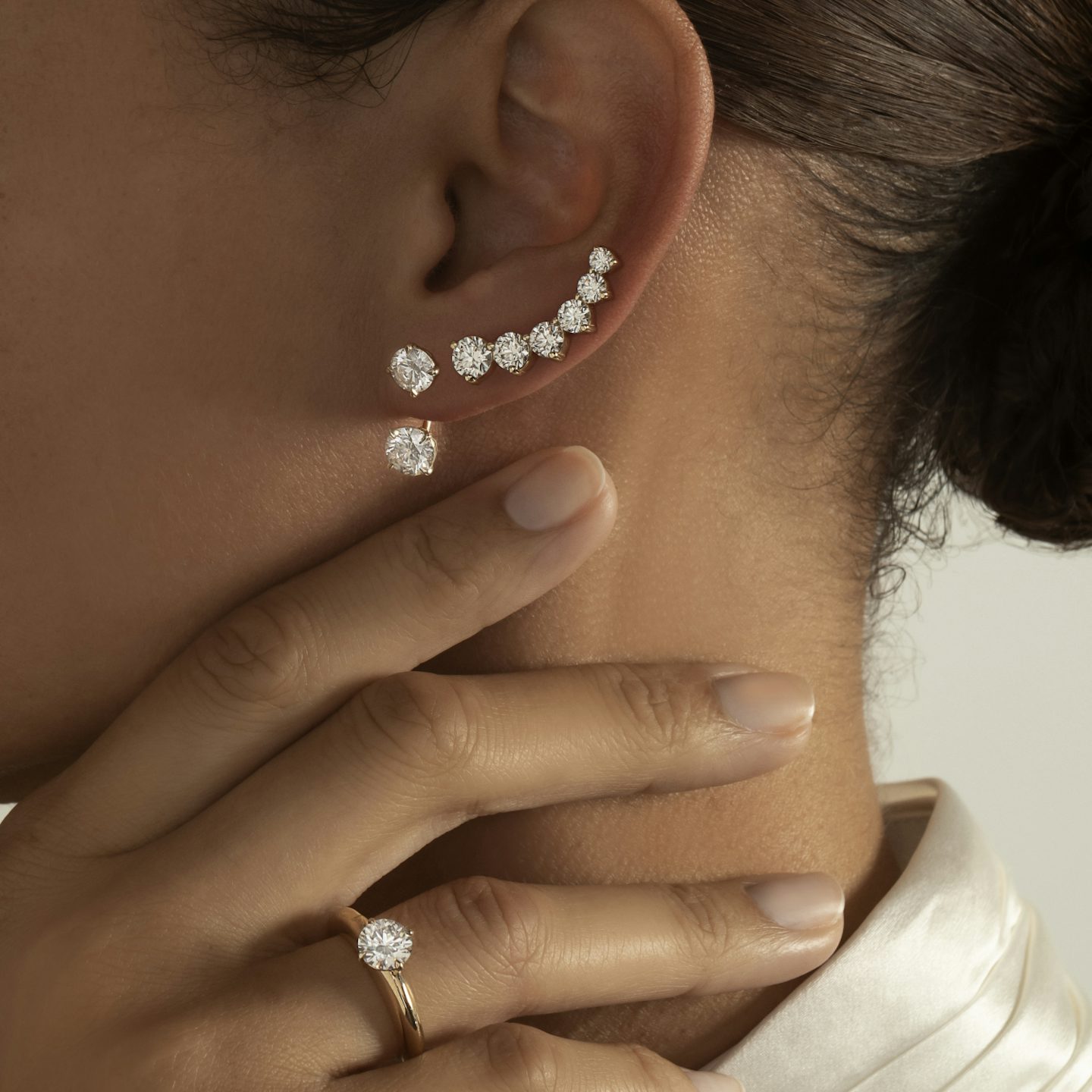 Solitaire Stud & Ear Jacket | 14k | Oro amarillo | bottomDiamondShape: Brillante | topDiamondShape: Brillante | caratWeight: 1ct